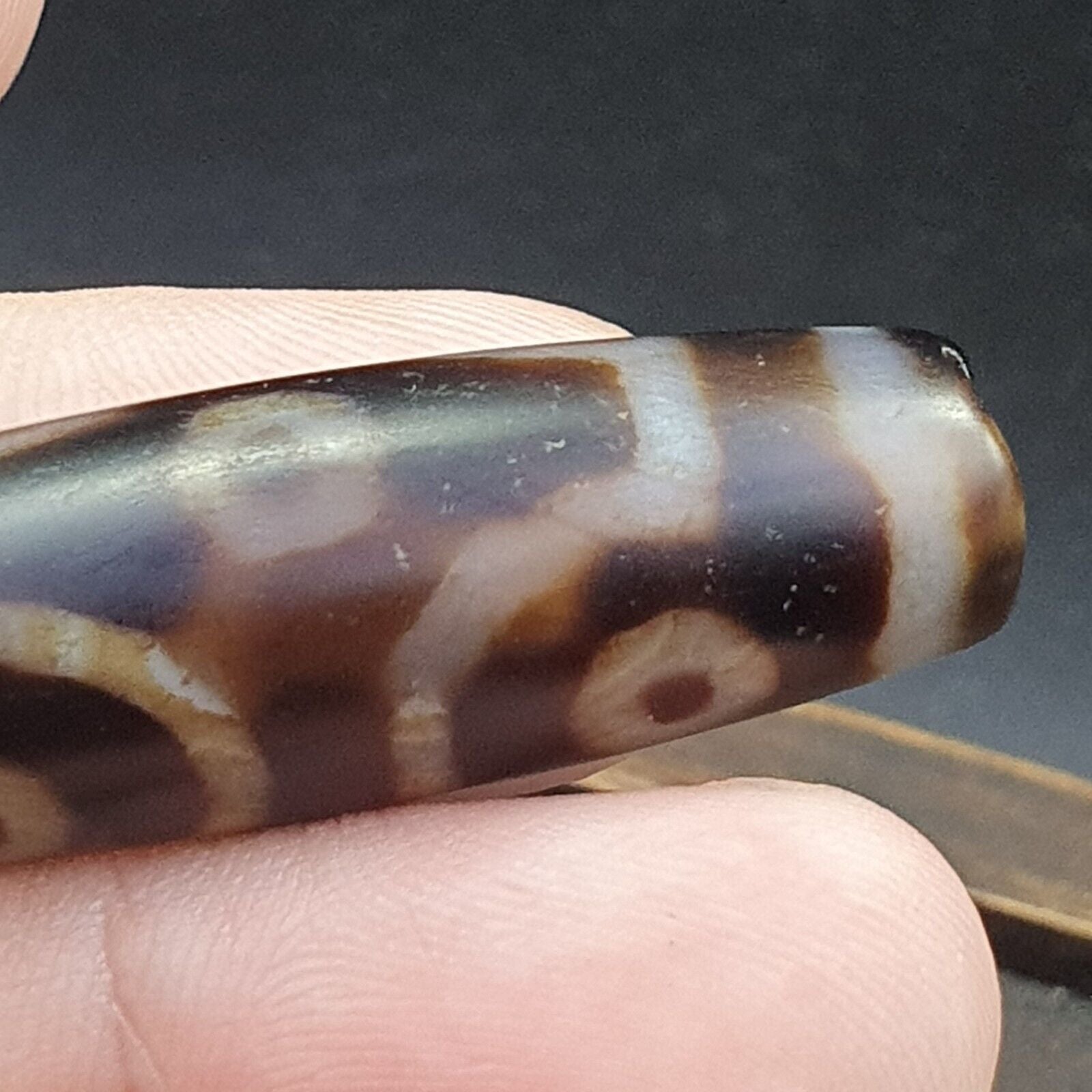 Old Tibetan Very unique 6 Eyes Agate stone Dzi Bead Amulet