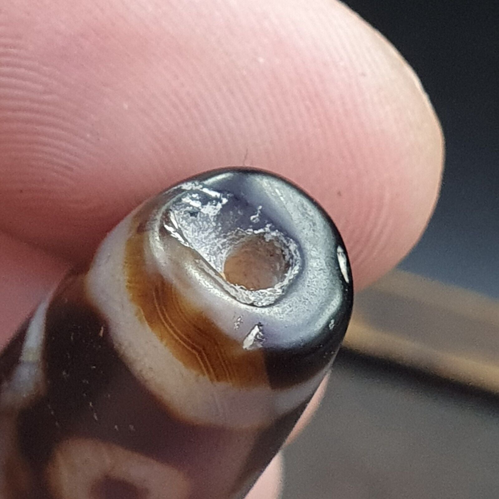 Old Tibetan Very unique 6 Eyes Agate stone Dzi Bead Amulet