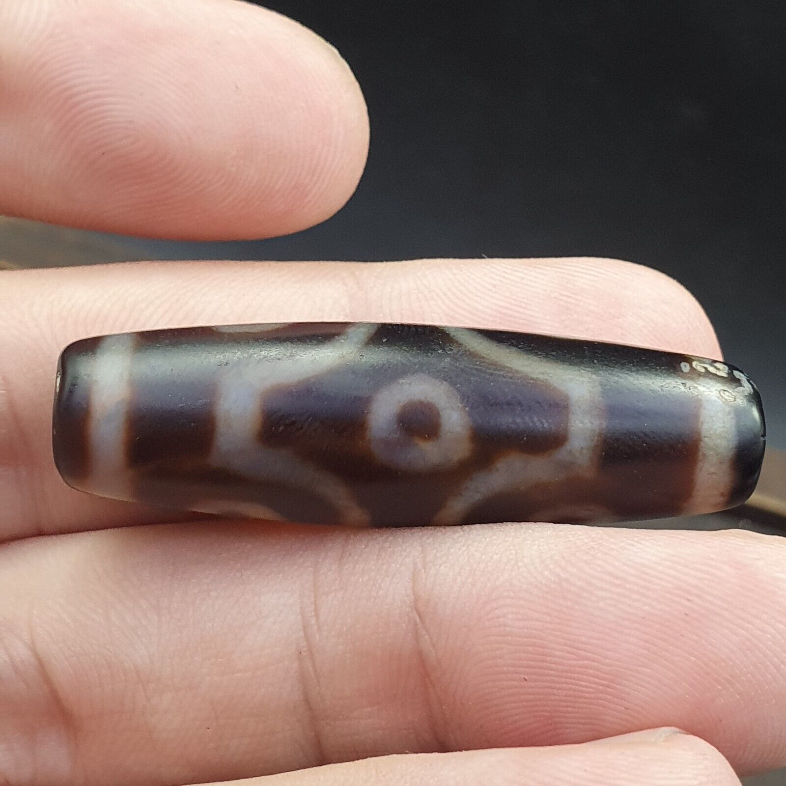 Old Tibetan Very unique 6 Eyes Agate stone Dzi Bead Amulet