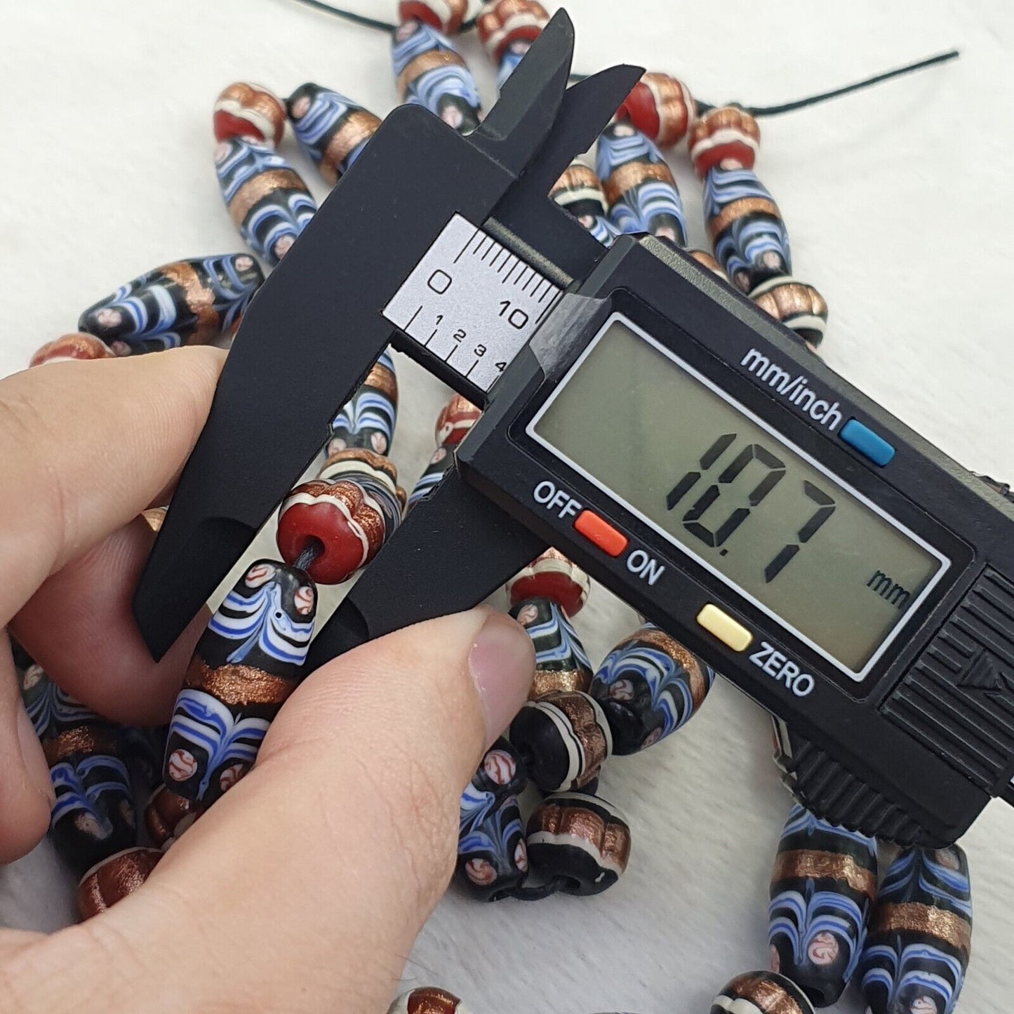 復古 Millefiori 花式羽毛東陵玻璃珠 25×10 毫米 |長鏈