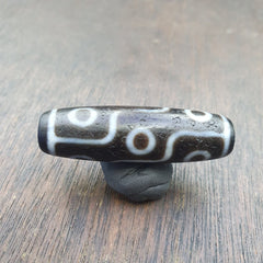 ANTIQUE Old Tibetan Very unique 9 Eyes Agate stone Dzi Bead Amulet