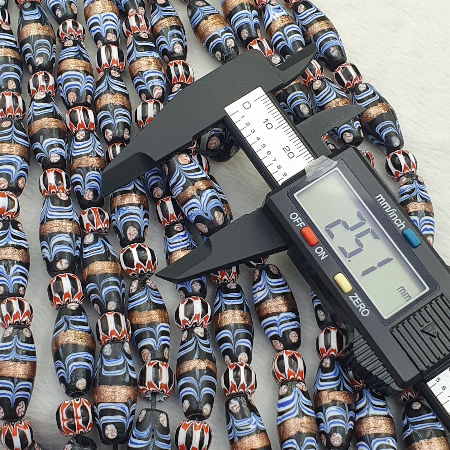 復古 Millefiori 花式羽毛和 V 形玻璃珠 25×10 毫米 |長鏈