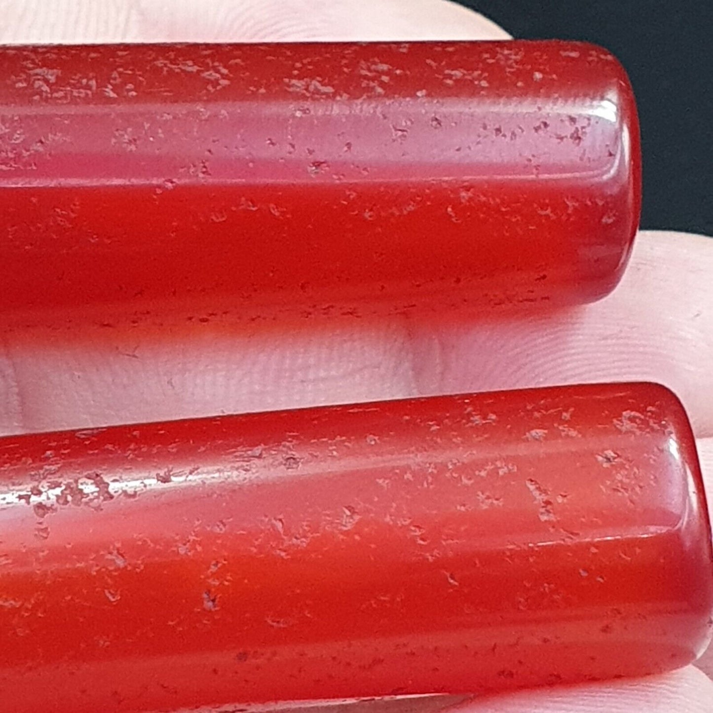 Lot 2 Antike rote Achat-Karneolperle aus tibetischem, afrikanischem Himalaya-Achat 
