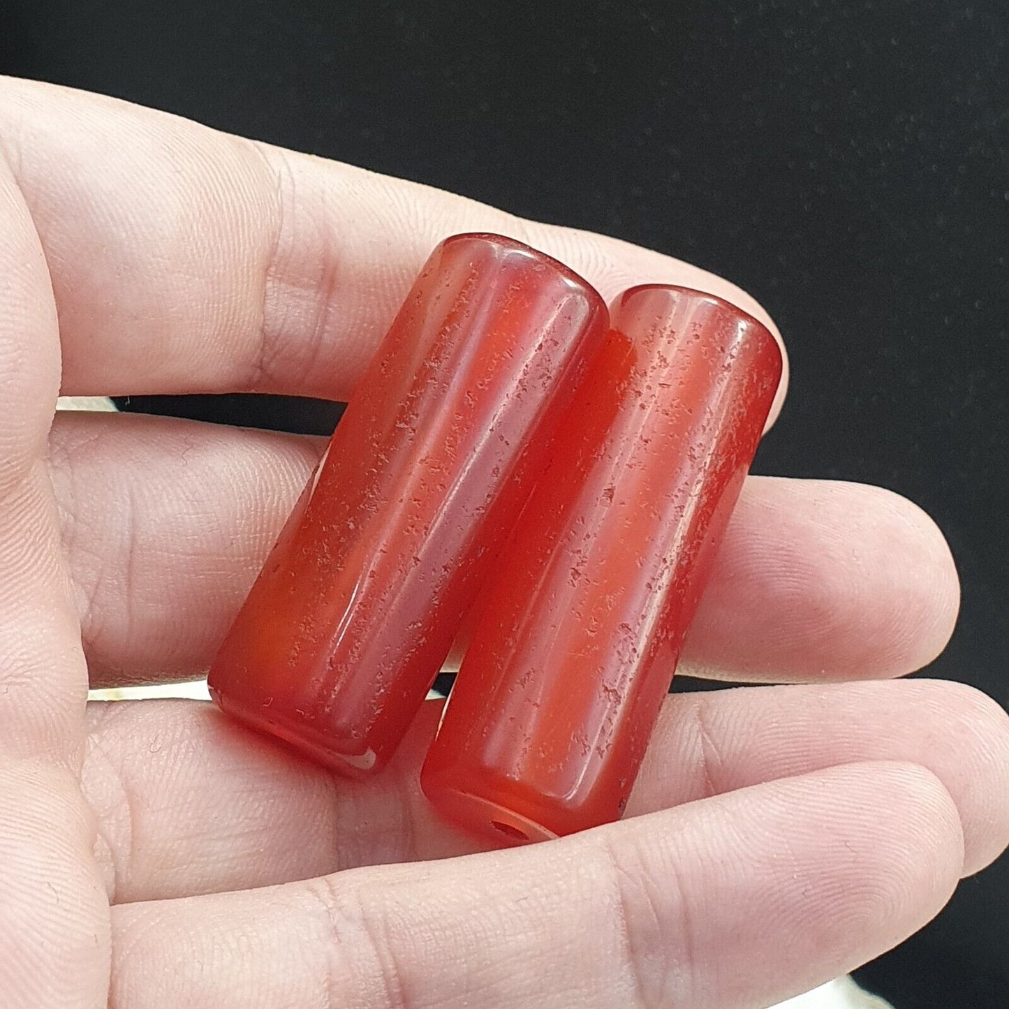 Lot 2 Antike rote Achat-Karneolperle aus tibetischem, afrikanischem Himalaya-Achat 