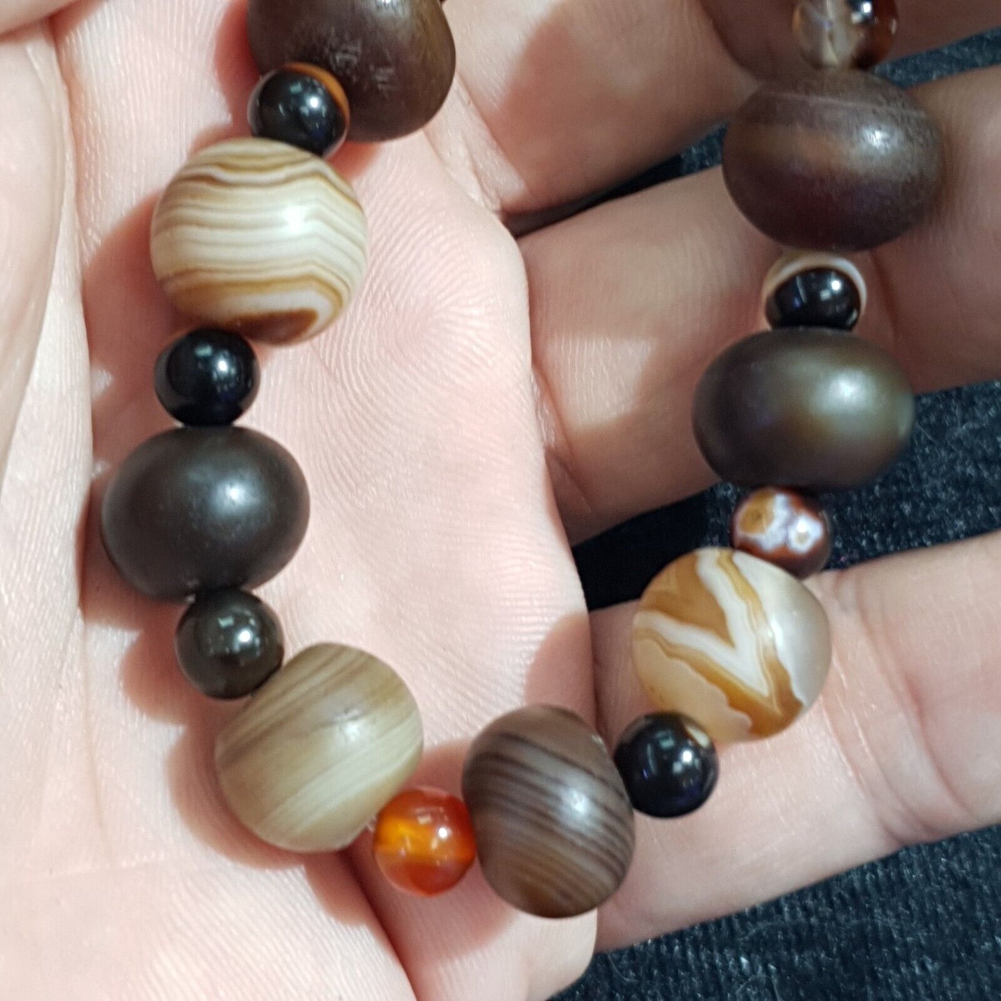 Antike indotibetische Soleimani Achat Perlen, Perlenarmband Amulett 14 Perlen