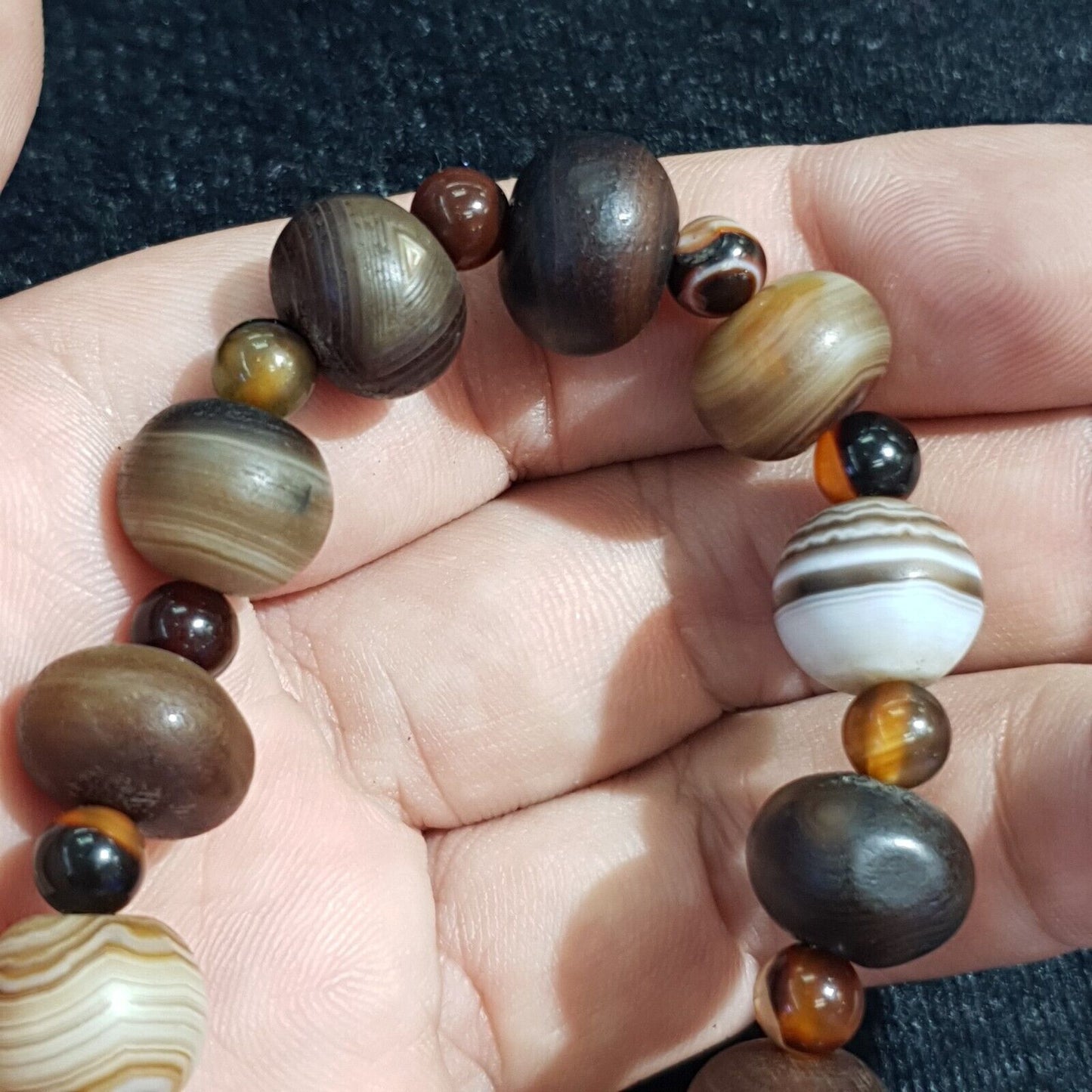 Antike indotibetische Soleimani Achat Perlen, Perlenarmband Amulett 14 Perlen