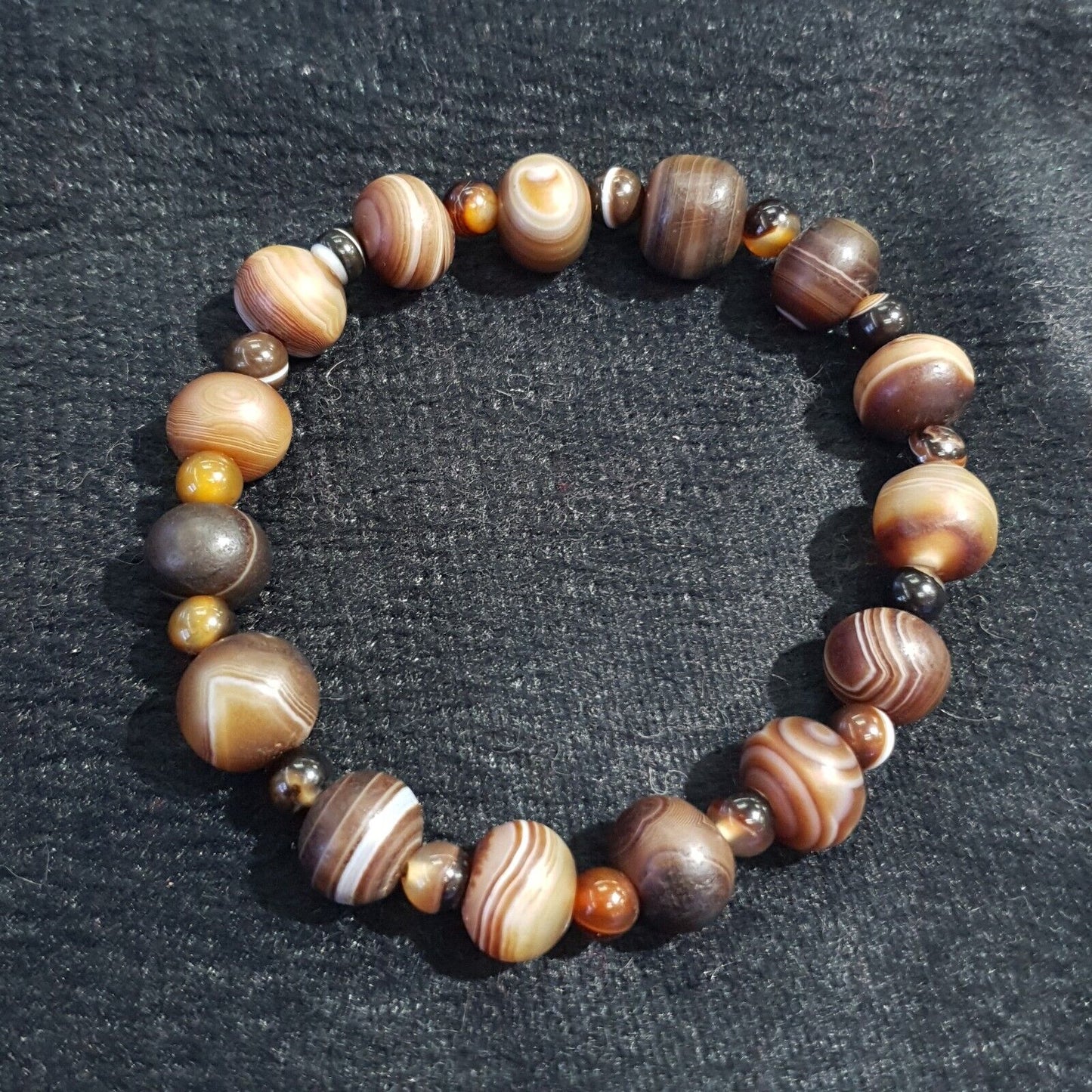 Antike indotibetische Soleimani Achat Perlen, Perlenarmband Amulett 16 Perlen