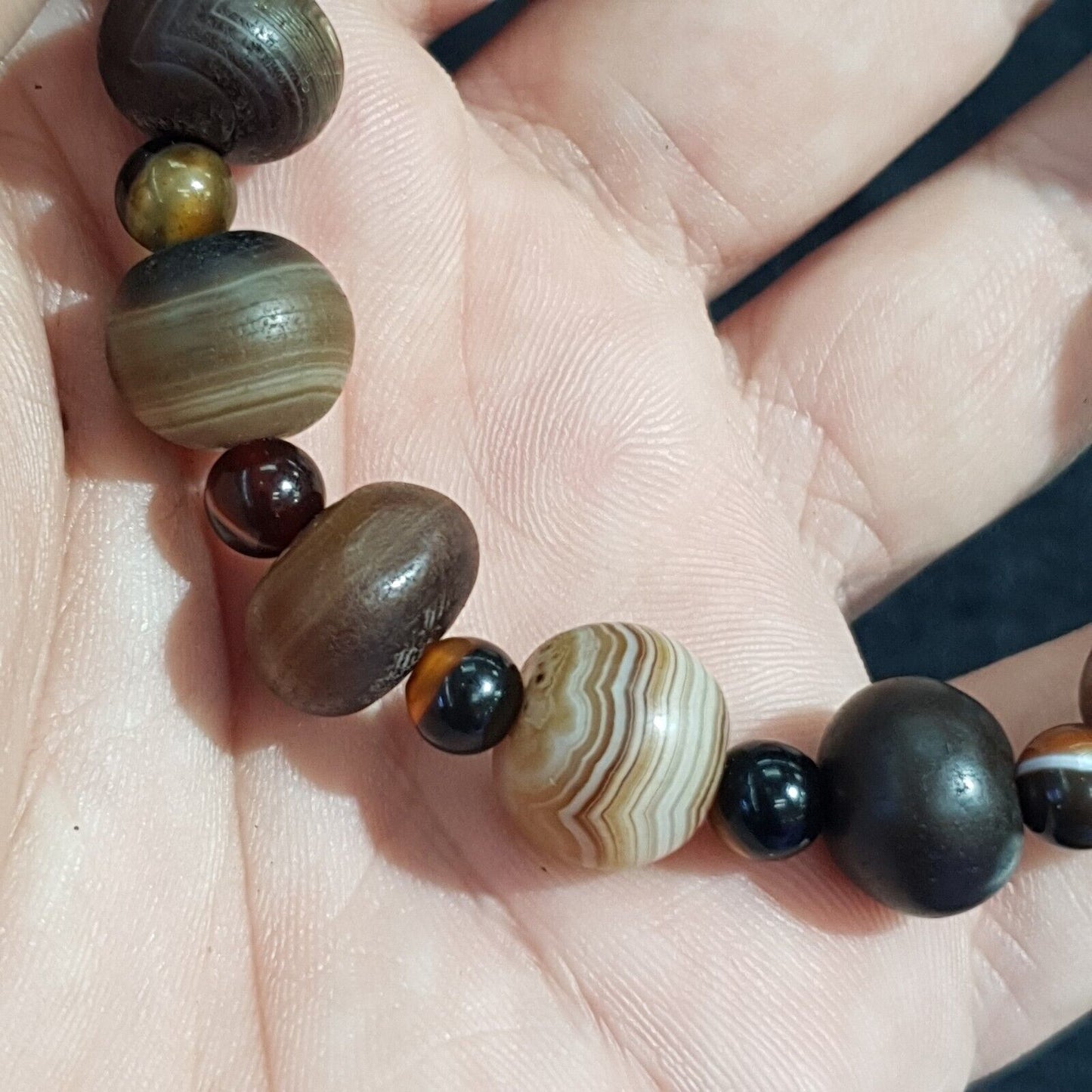 Antike indotibetische Soleimani Achat Perlen, Perlenarmband Amulett 14 Perlen