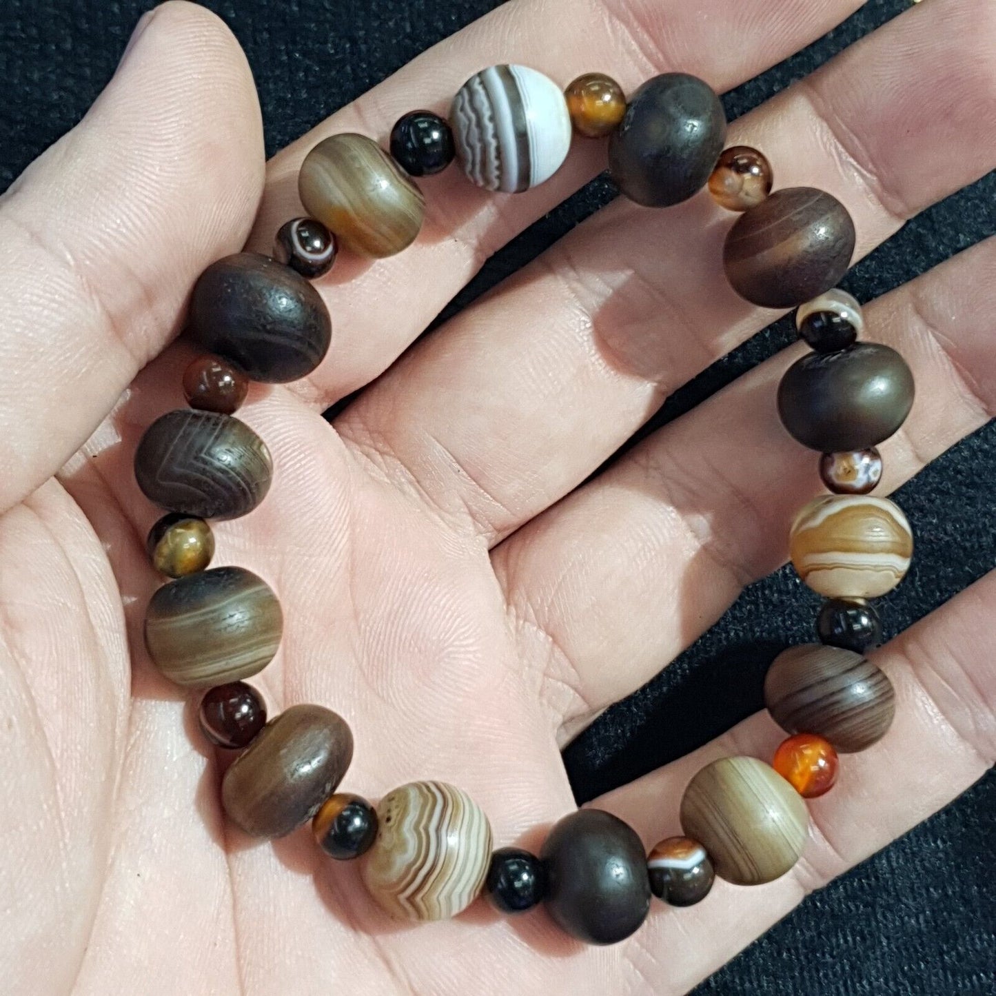 Antike indotibetische Soleimani Achat Perlen, Perlenarmband Amulett 14 Perlen