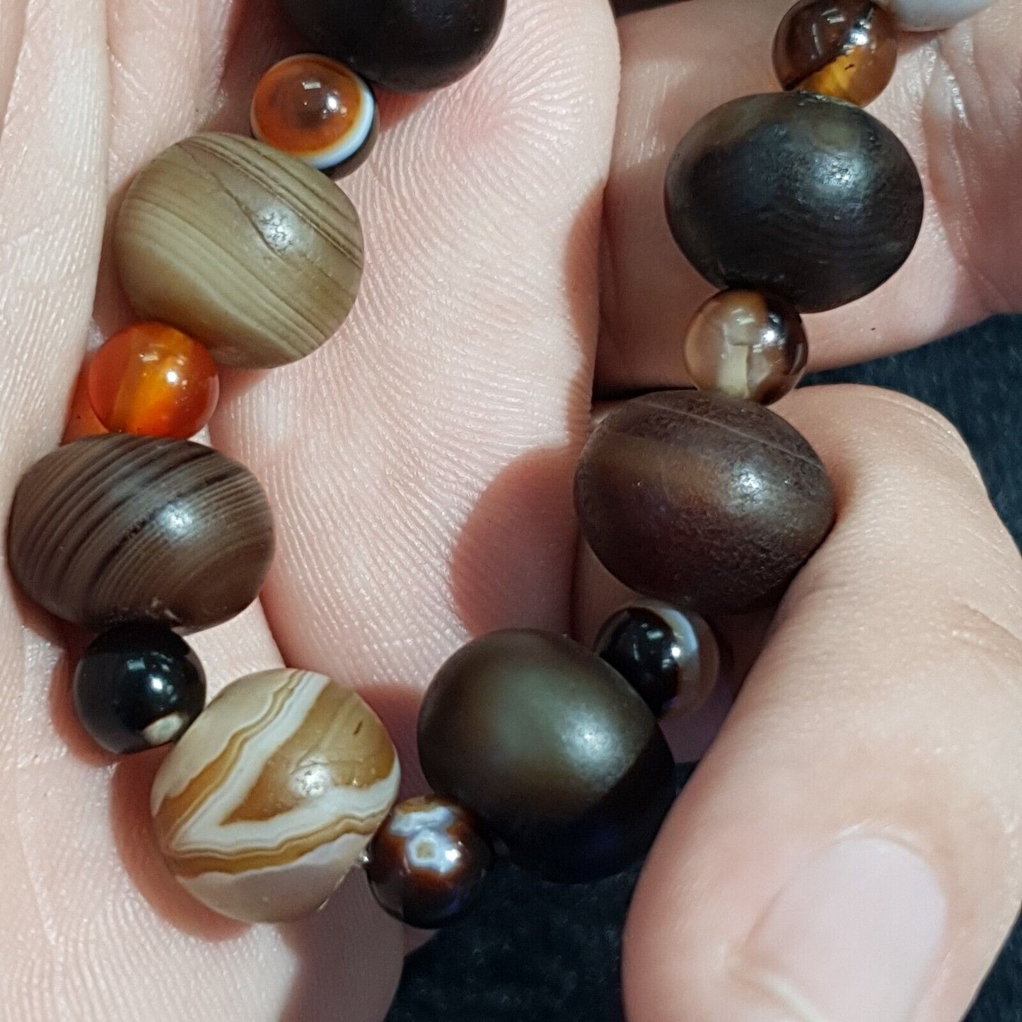 Antike indotibetische Soleimani Achat Perlen, Perlenarmband Amulett 14 Perlen