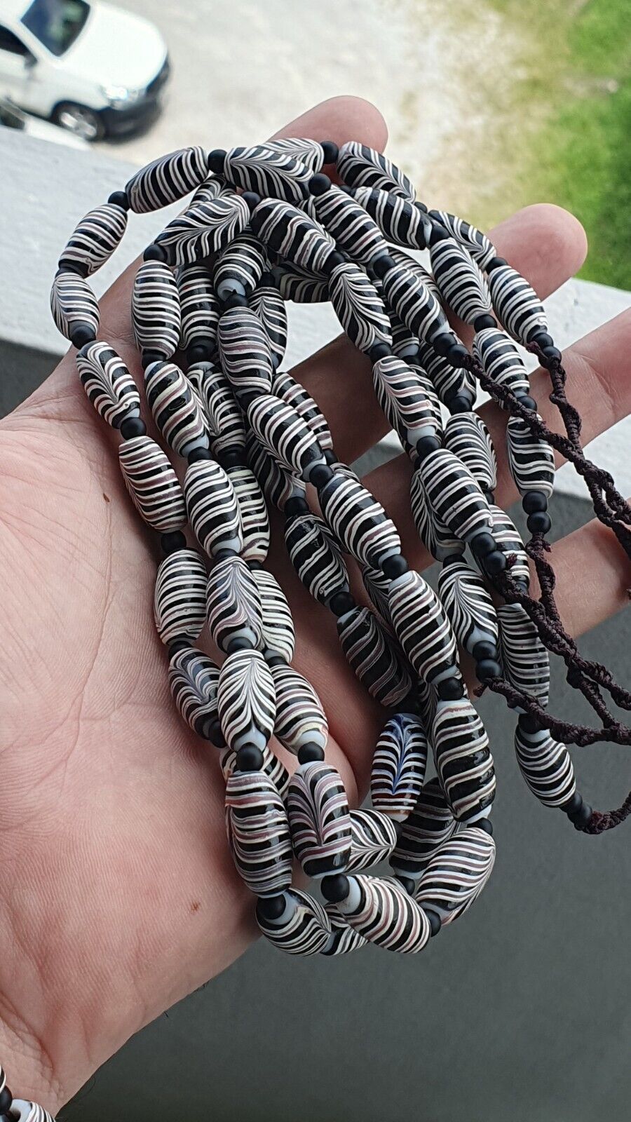Vintage Venerano ART Fancy Black Feather Beads 18x9.5MM GLASS BEADS  Necklace