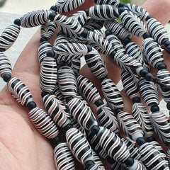 Vintage Venerano ART Fancy Black Feather Beads 18x9.5MM GLASS BEADS  Necklace