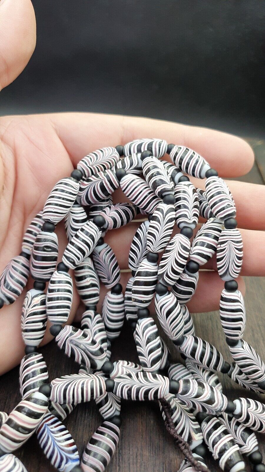 Vintage Venerano ART Fancy Black Feather Beads 18x9.5MM GLASS BEADS  Necklace