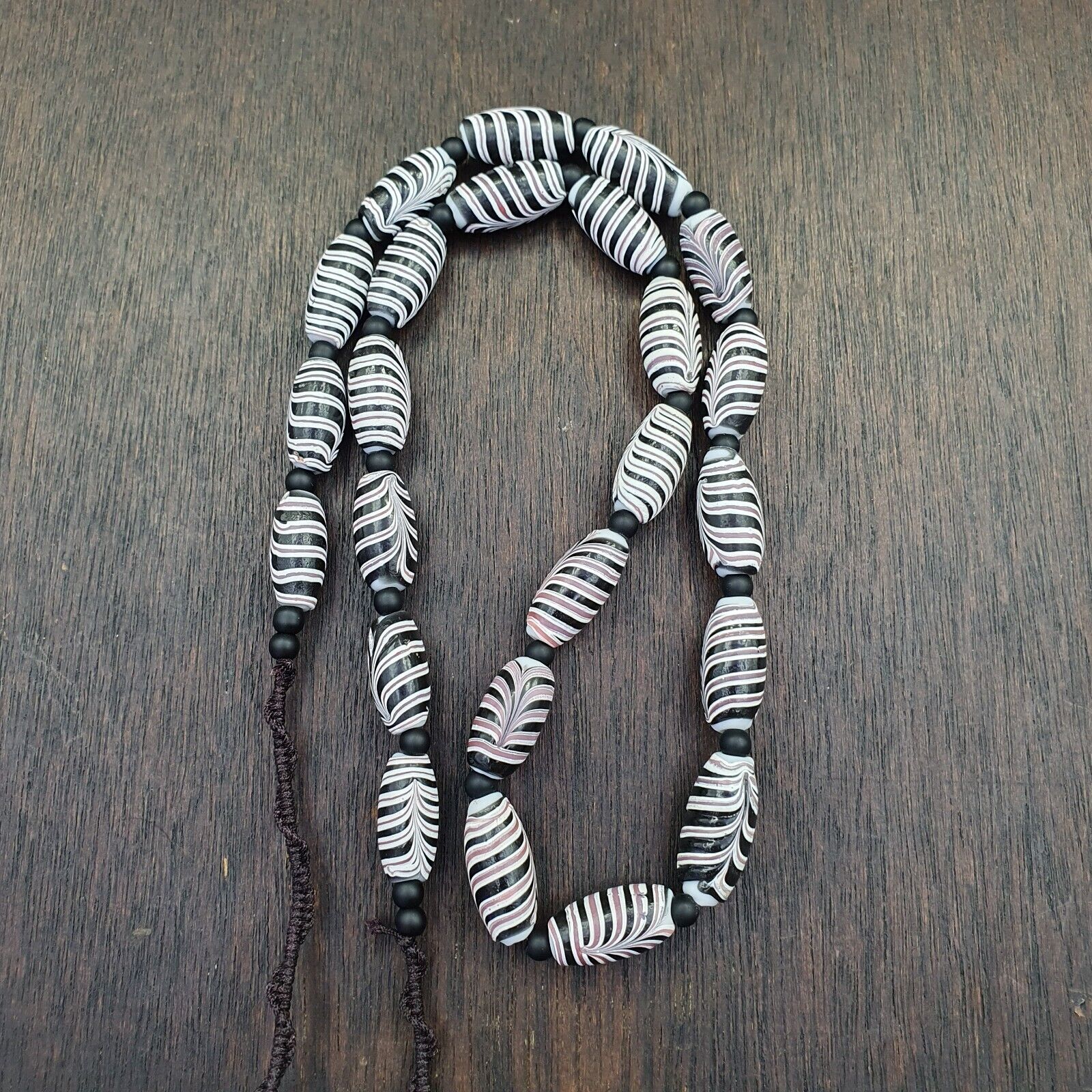 Vintage Venerano ART Fancy Black Feather Beads 18x9.5MM GLASS BEADS  Necklace