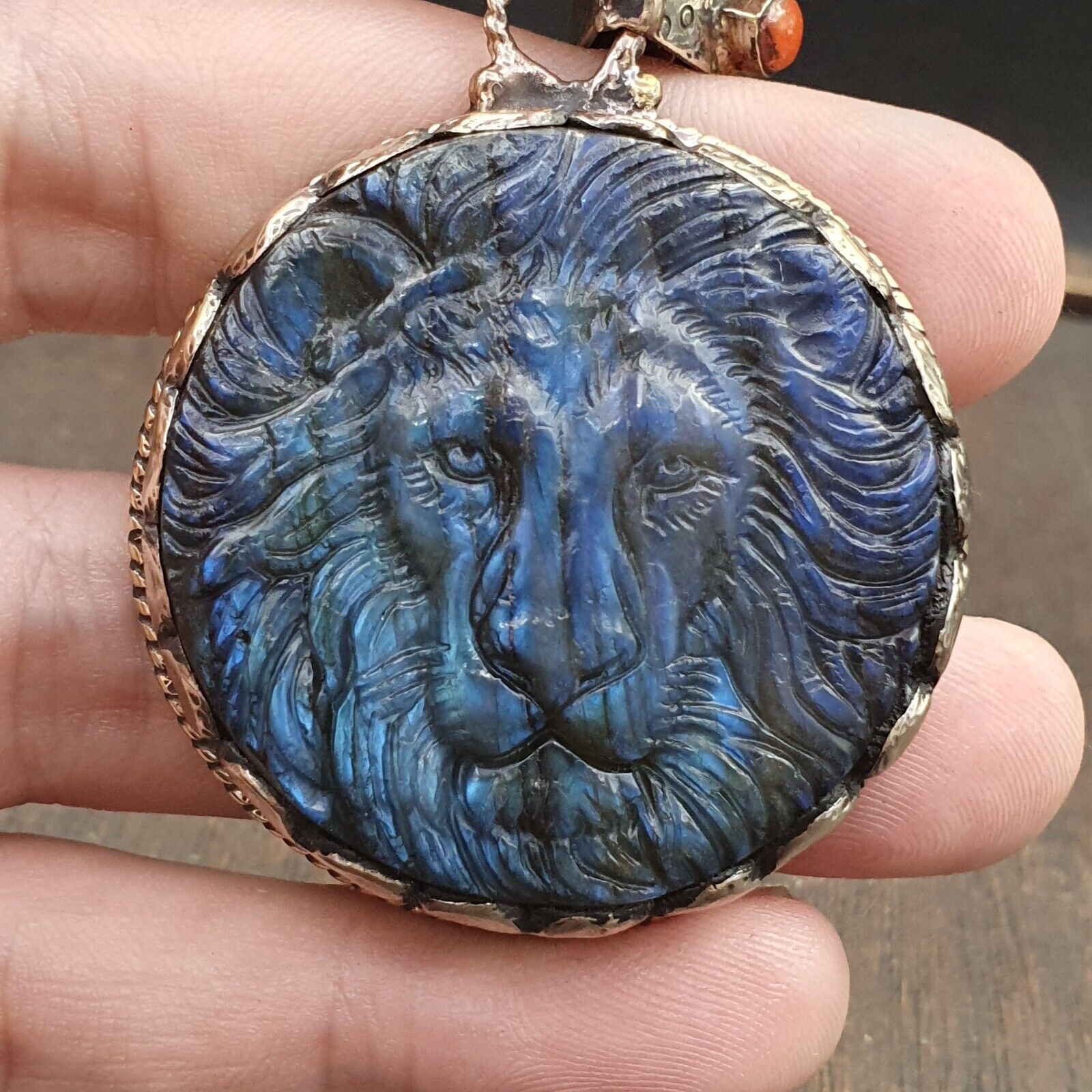 BIG MEN'S VINTAGE Natural Blue Fire Carving Labradorite Lion Face Necklace