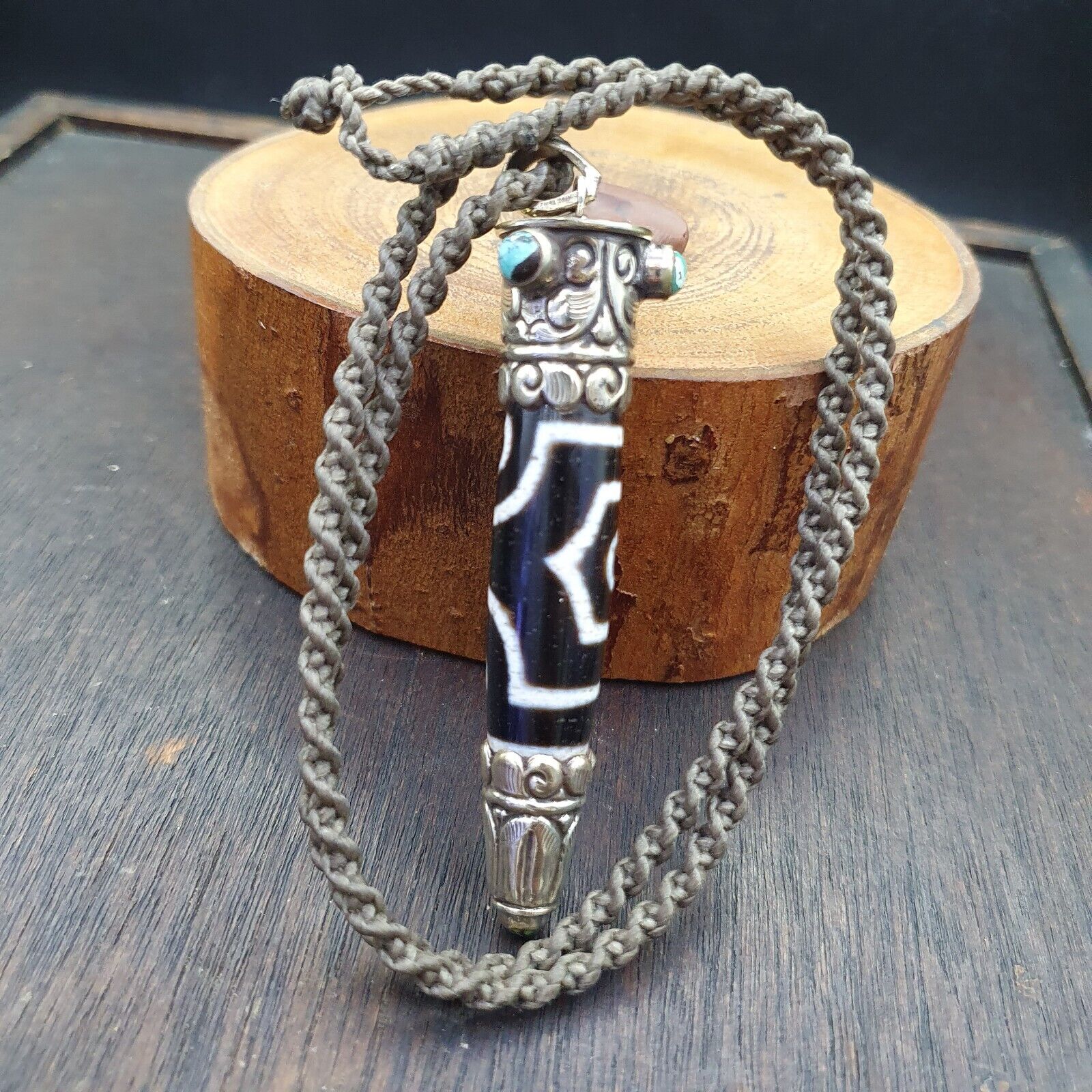 Amazing 3 Eyes Tibetan Nepalese dzi bead Agate pendant