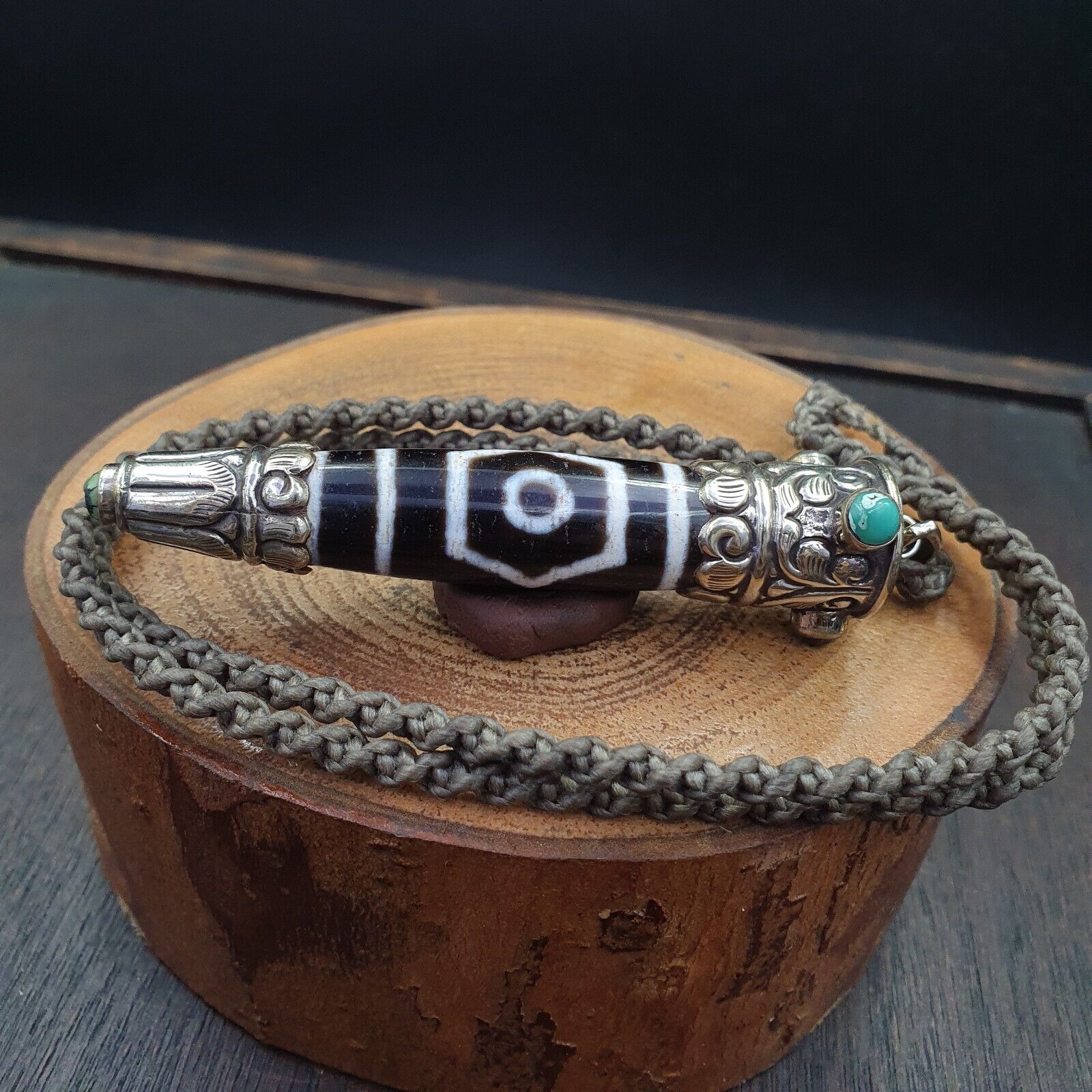 Amazing 3 Eyes Tibetan Nepalese dzi bead Agate pendant