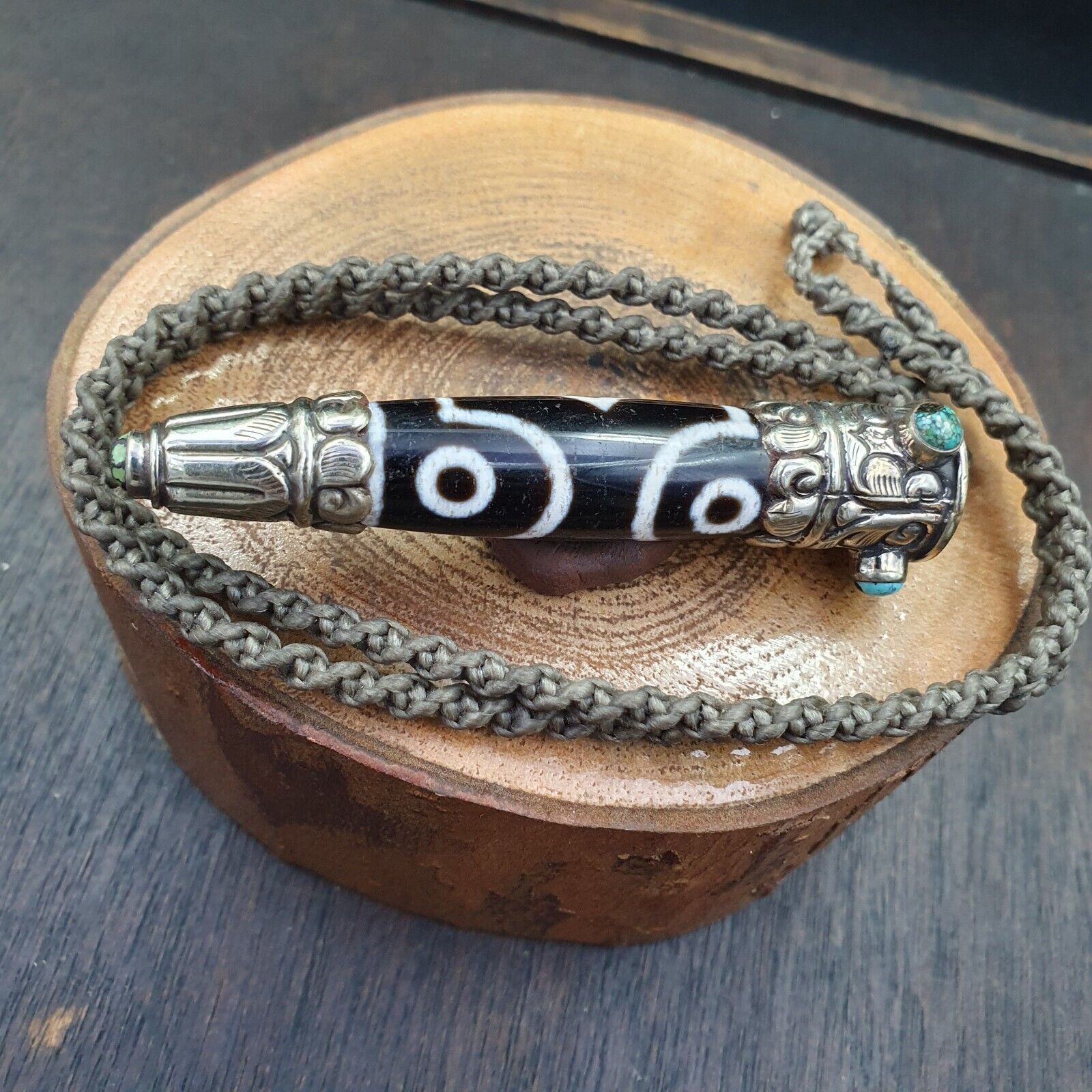 Amazing 3 Eyes Tibetan Nepalese dzi bead Agate pendant