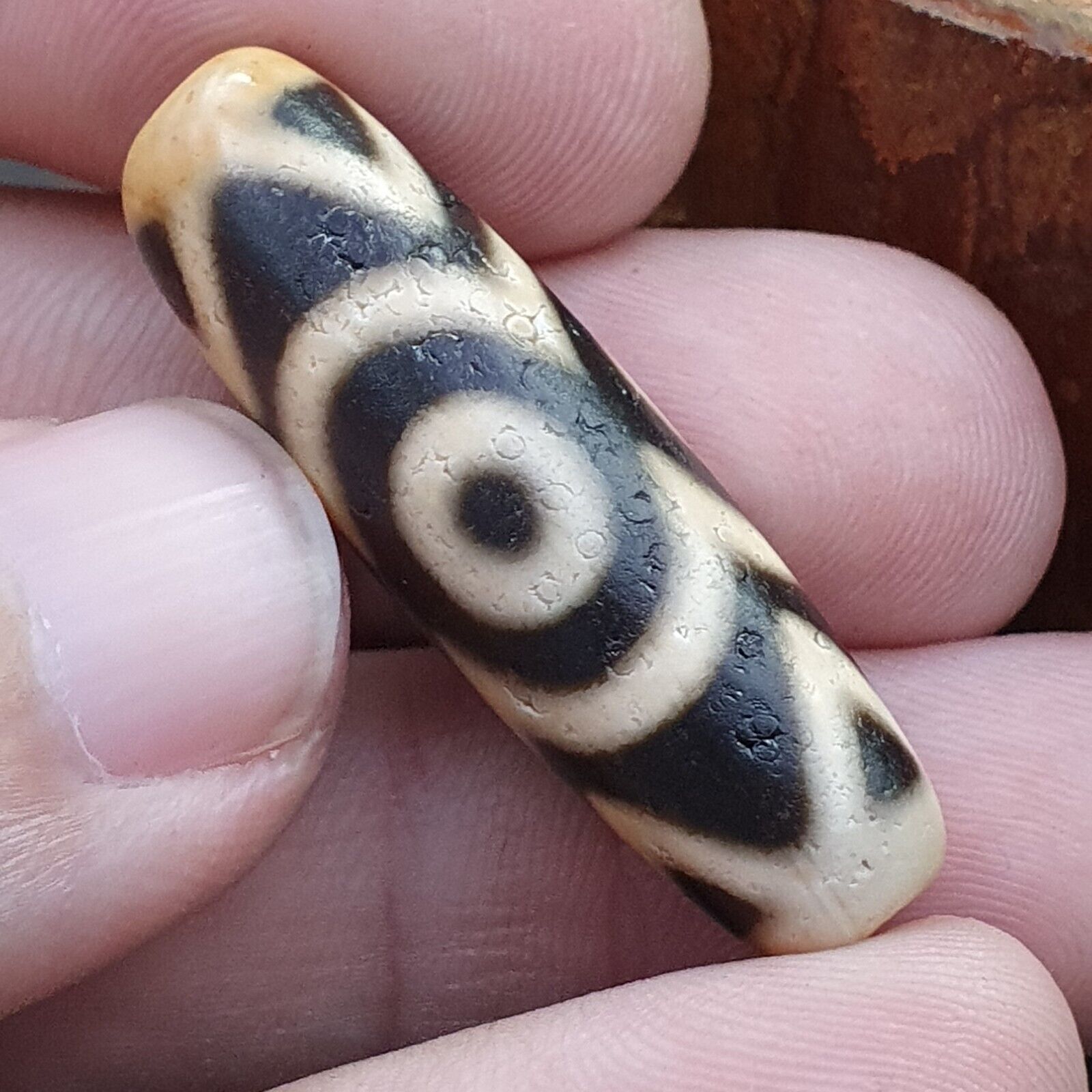 Vintage Old Tibetan 3 eyes in eye Dzi Bead Amulet