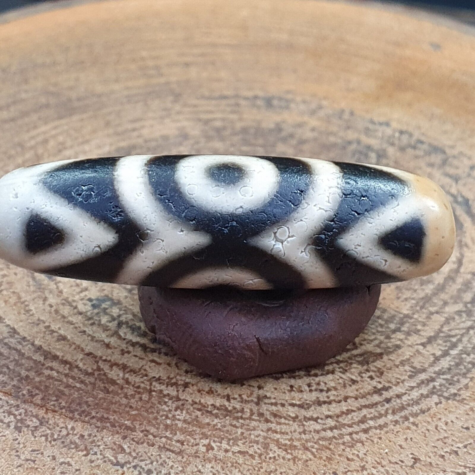 Vintage Old Tibetan 3 eyes in eye Dzi Bead Amulet