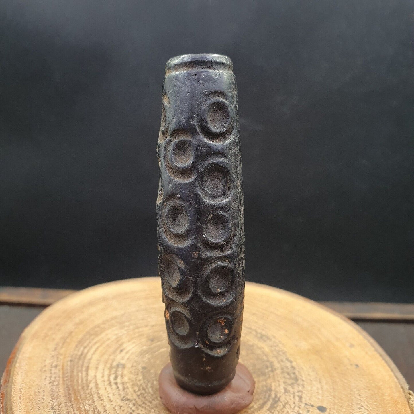 Antiker schwarzer magnetischer Stein, Augenperle, verrosteter hängender Jade-Amulettstein MG-588