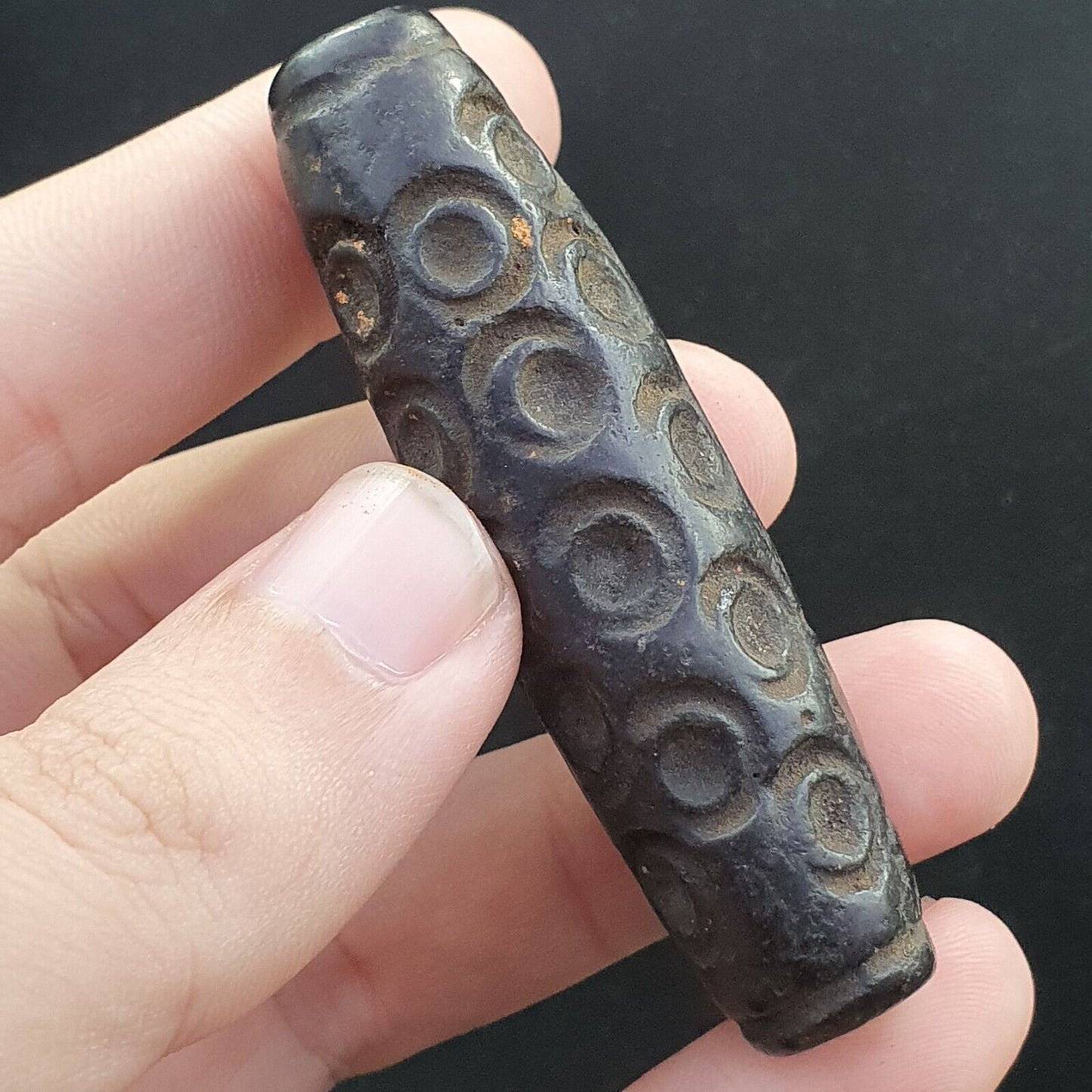 Antiker schwarzer magnetischer Stein, Augenperle, verrosteter hängender Jade-Amulettstein MG-588