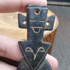 Antique Black Magnetic Stone Pendent Jade Amulet Stone MG-589