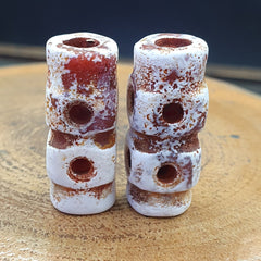 "Vintage Agate beads from the Himalayan region, reflecting the artistic traditions of Indo-Tibetan and Central Asian cultures" "A stunning collection of antique Agate beads, showcasing the craftsmanship and beauty of Himalayan, Indo-Tibetan, and Central Asian jewelry-making"