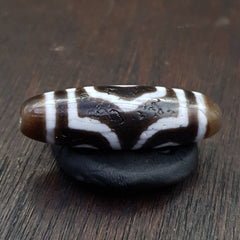 Tibetan Nepalese Triple Eyes Agate stone Dzi Bead Amulet HQ-A-5