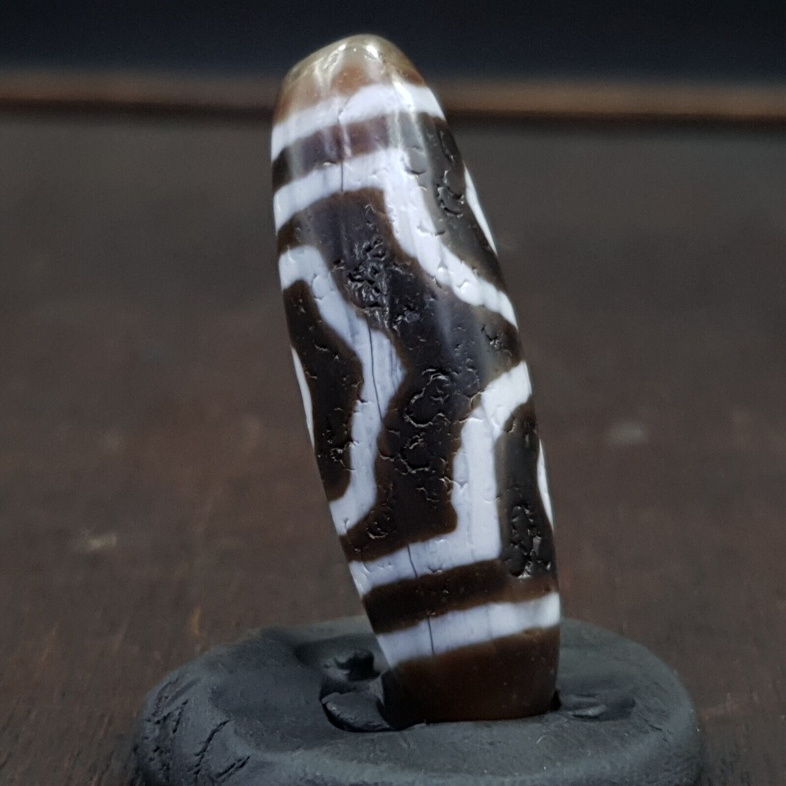 Tibetan Nepalese Triple Eyes Agate stone Dzi Bead Amulet HQ-A-5