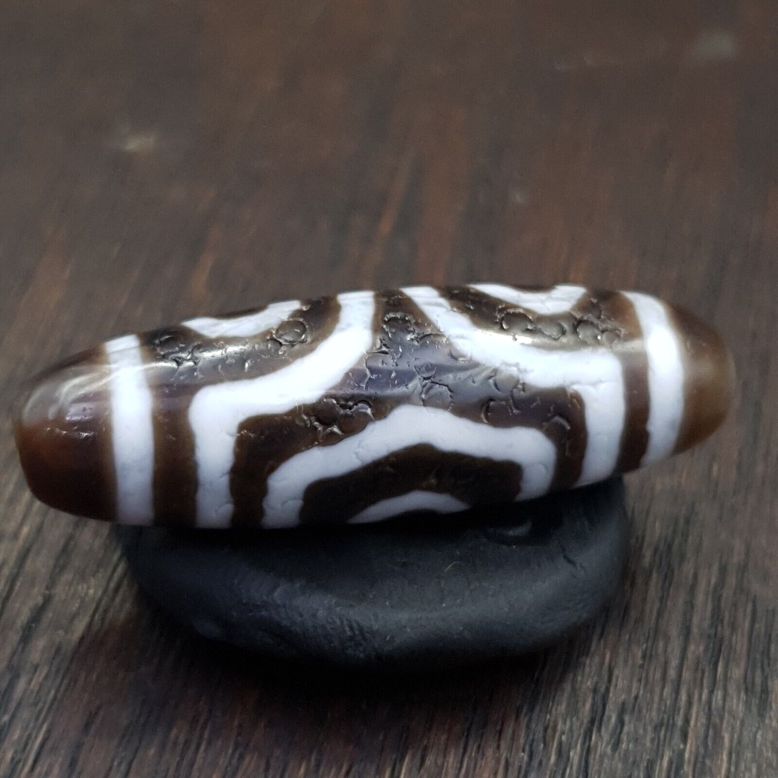 Tibetan Nepalese Triple Eyes Agate stone Dzi Bead Amulet HQ-A-5