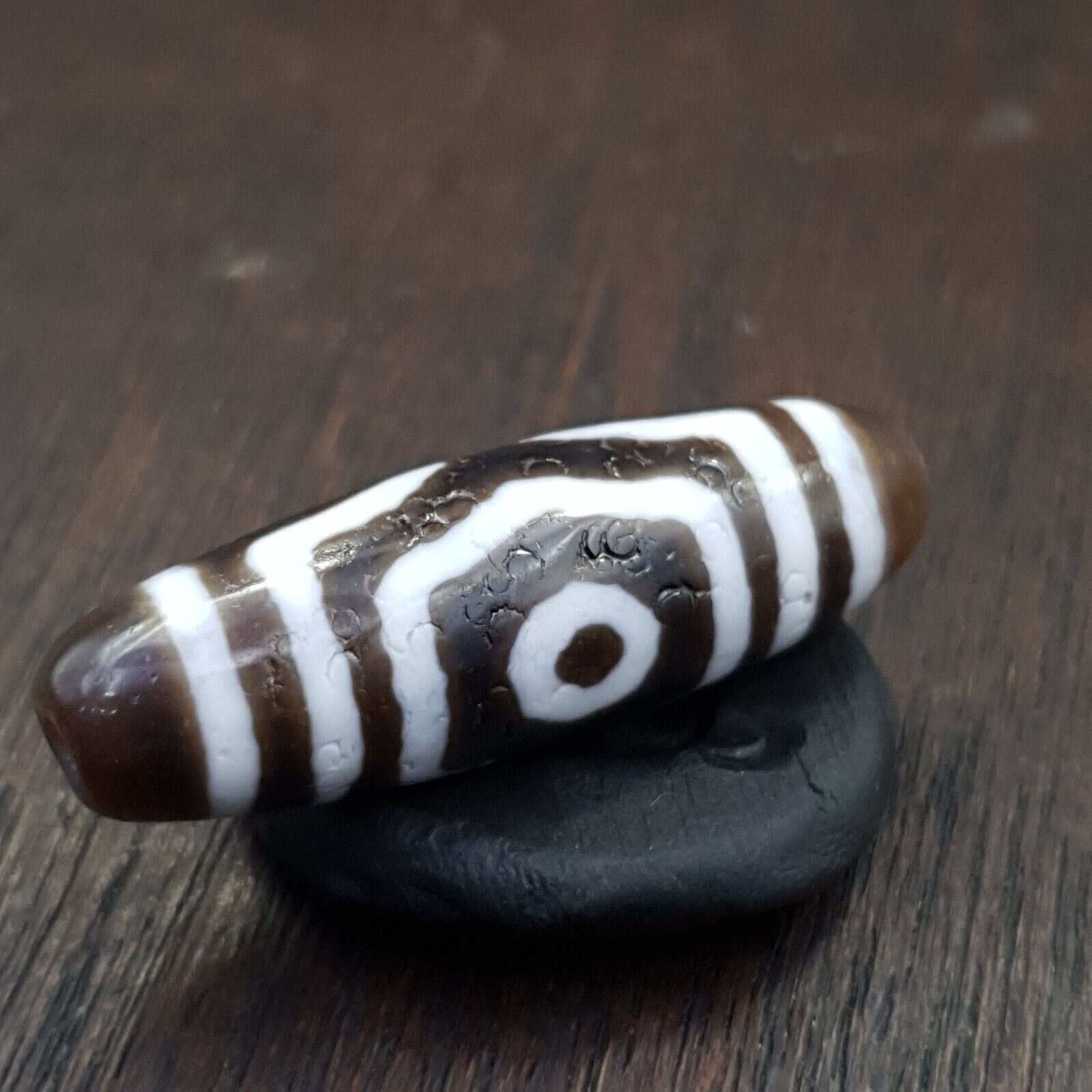 Tibetan Nepalese Triple Eyes Agate stone Dzi Bead Amulet HQ-A-5