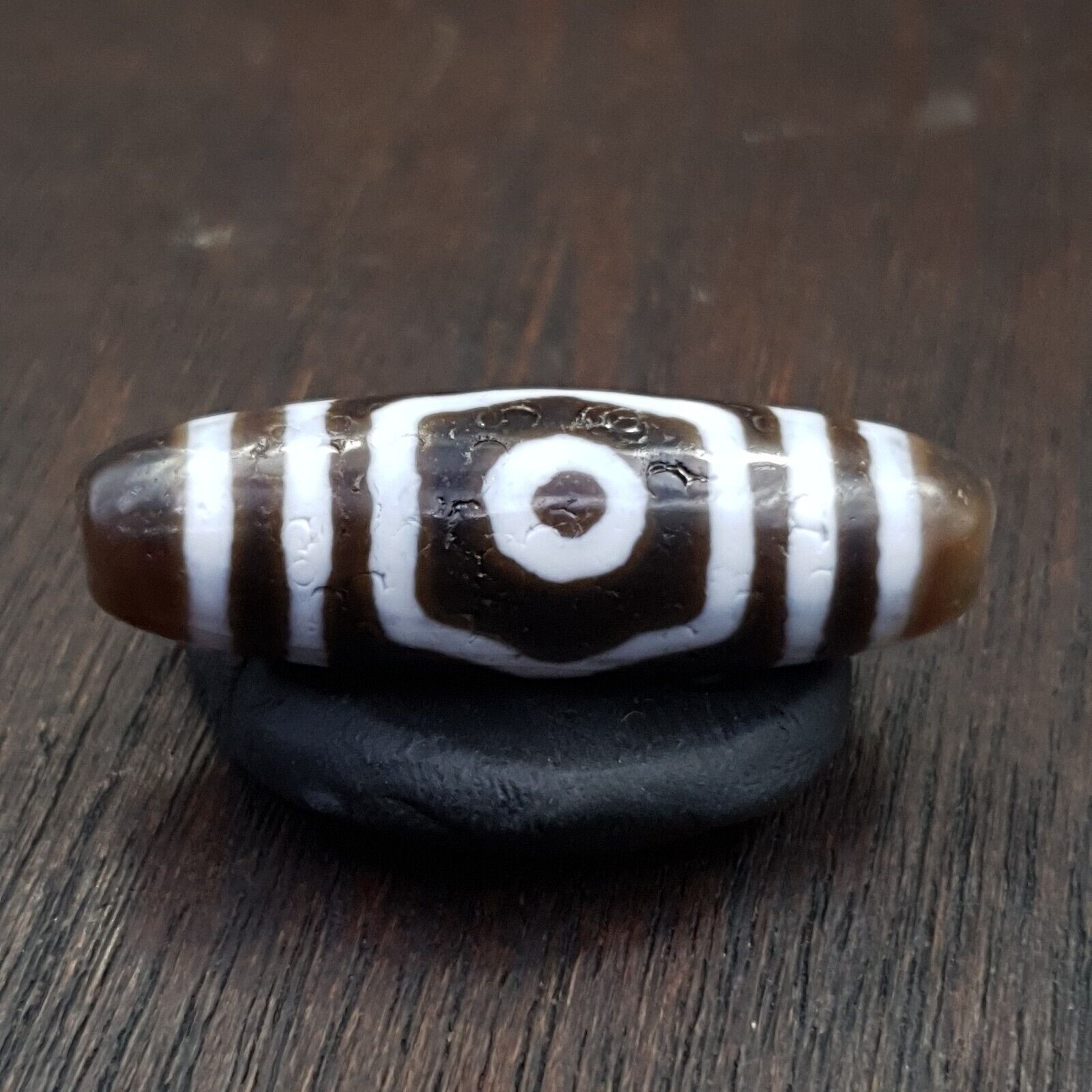 Tibetan Nepalese Triple Eyes Agate stone Dzi Bead Amulet HQ-A-5
