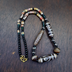Antique Tibetan Nepalese Eyes Antique Agate Suleimani & Dzi Bead Amulet Necklace