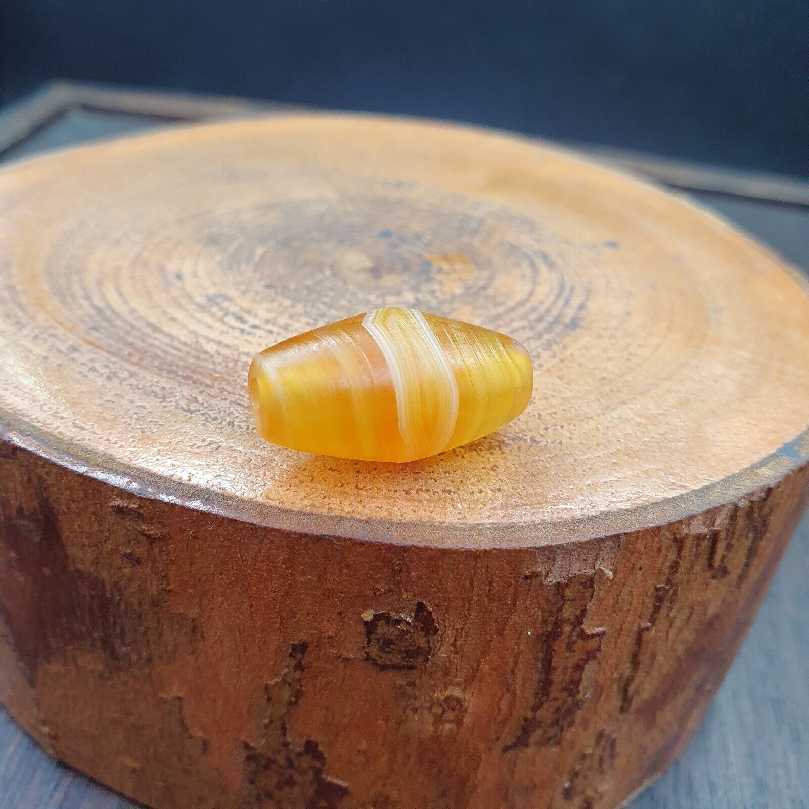 Antique Old Yemeni crystal in Agate Middle Eastern yellow Agate Bead AMD-49