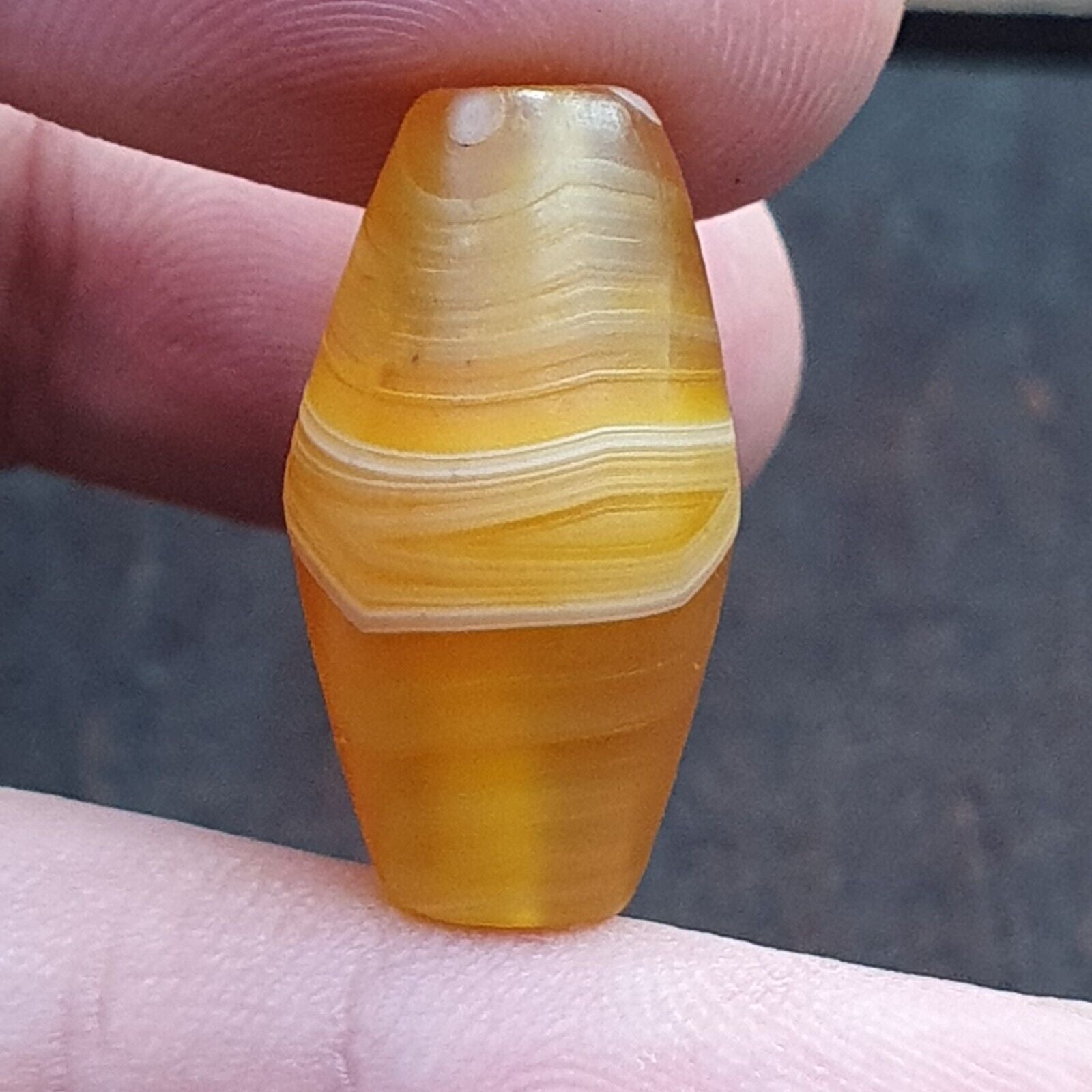 Antique Old Yemeni crystal in Agate Middle Eastern yellow Agate Bead AMD-49