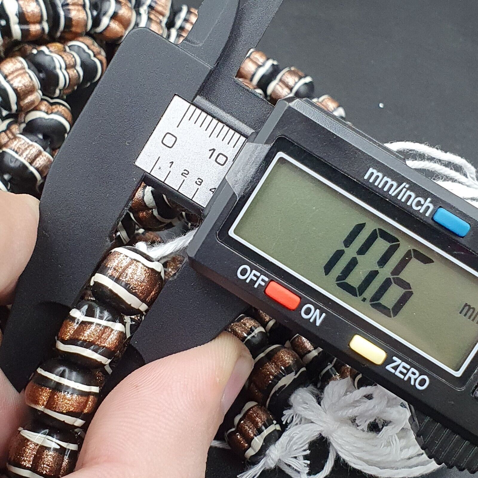 VINTAGE Venerano ART Fancy Beads 10-10.5MM Aventurine GLASS BEADS Necklace