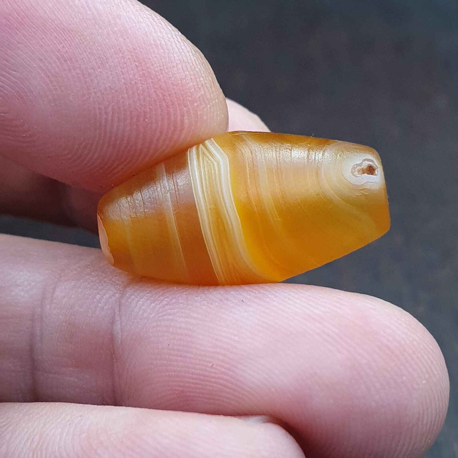 Antique Old Yemeni crystal in Agate Middle Eastern yellow Agate Bead AMD-49