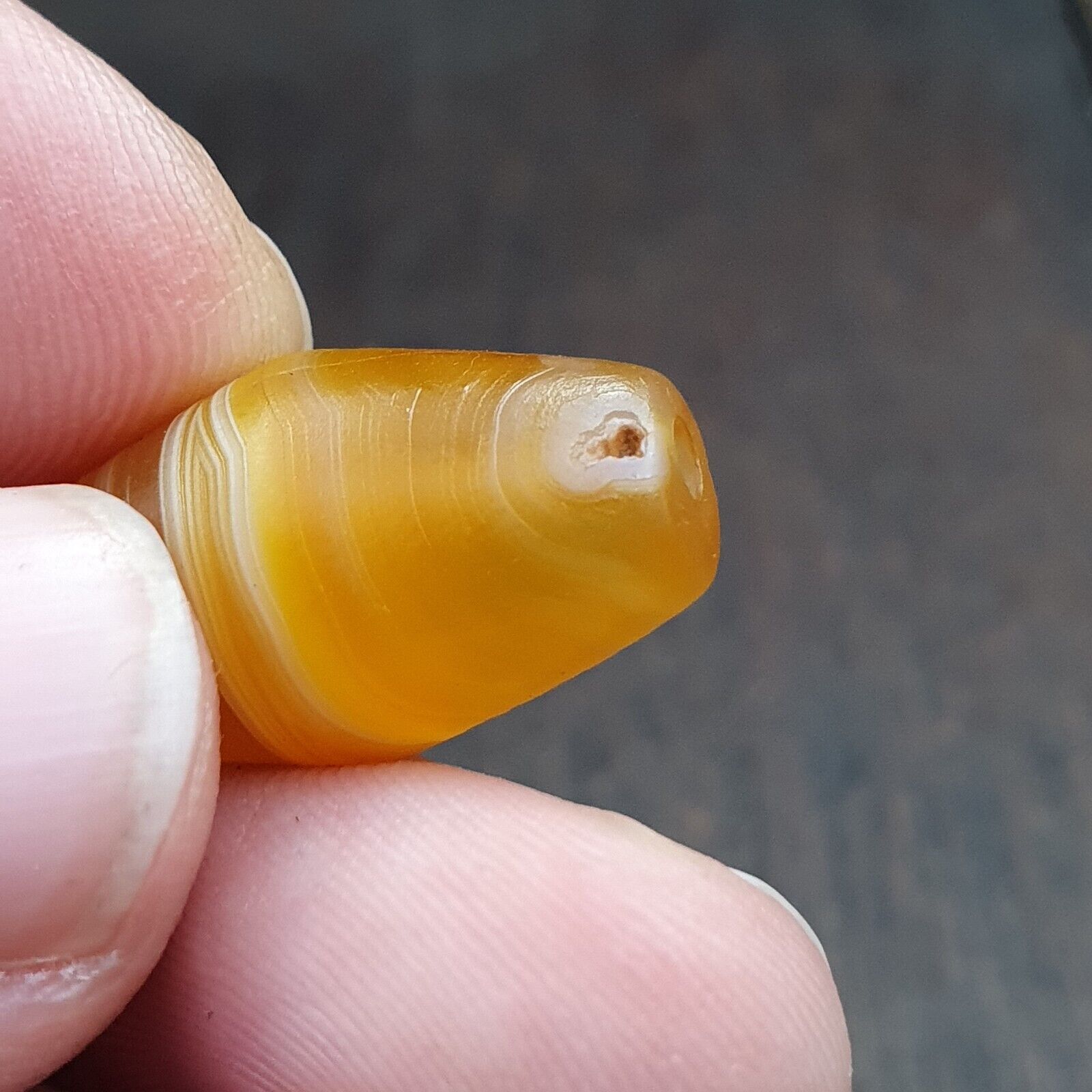 Antique Old Yemeni crystal in Agate Middle Eastern yellow Agate Bead AMD-49