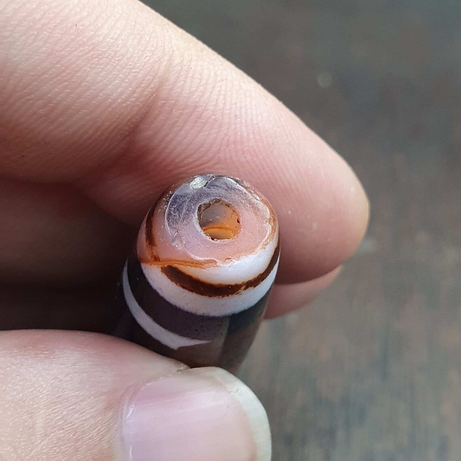 Antique Tibetan Old Rusted Agate Dzi Bead " 2 eyes " Amulet Pendant E-22
