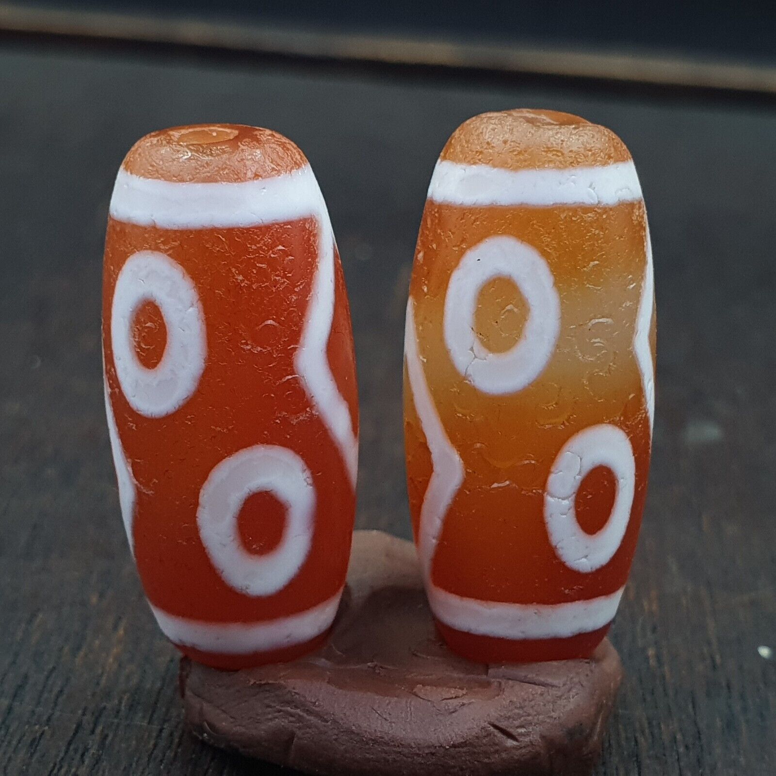 lot 2 Antique HIMALAYAN Indo Tibetan Central Asian Etched Agate bead AGT-4