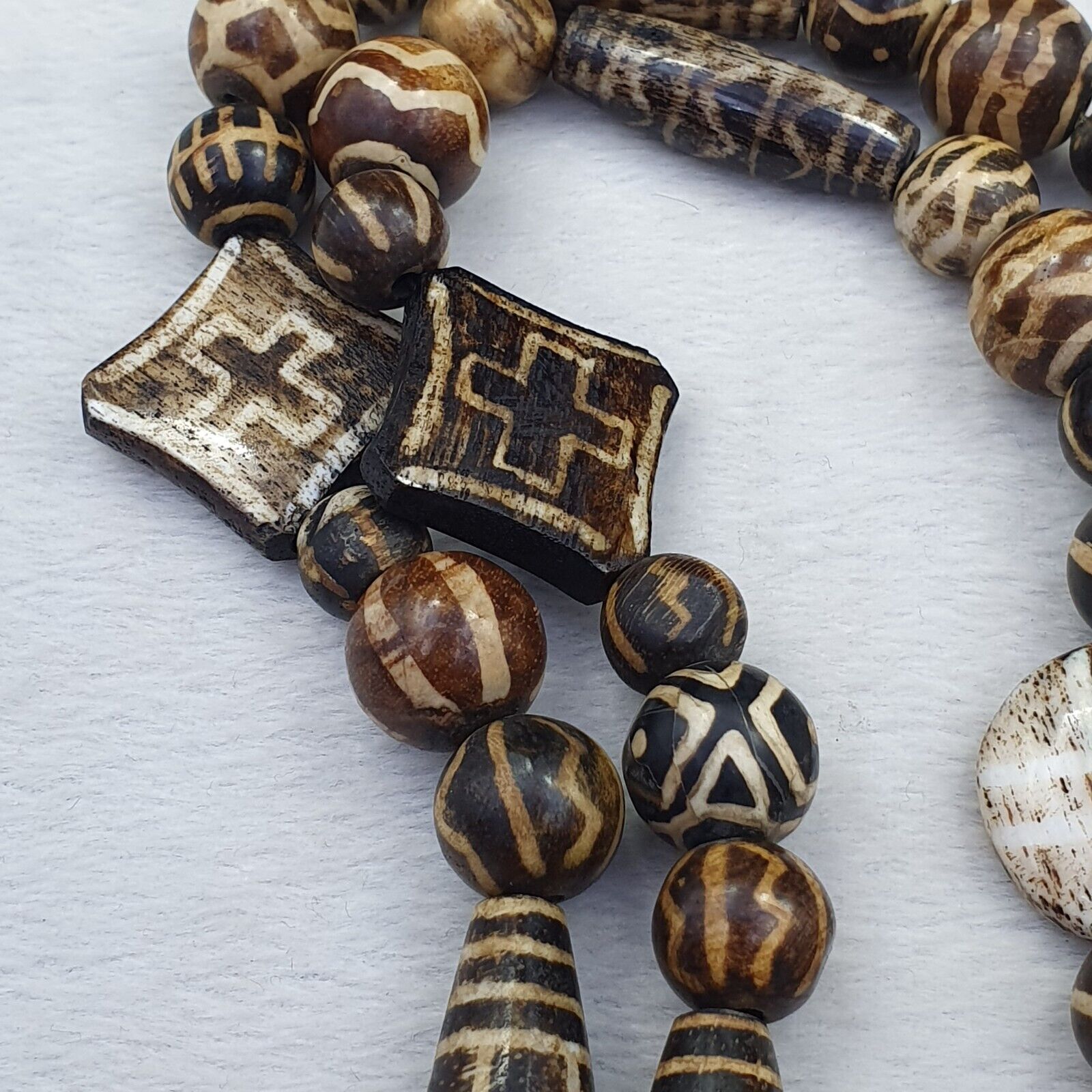 Agate Animal Figurine Pendent With South Asian Old Pumtek Pyu beads necklace