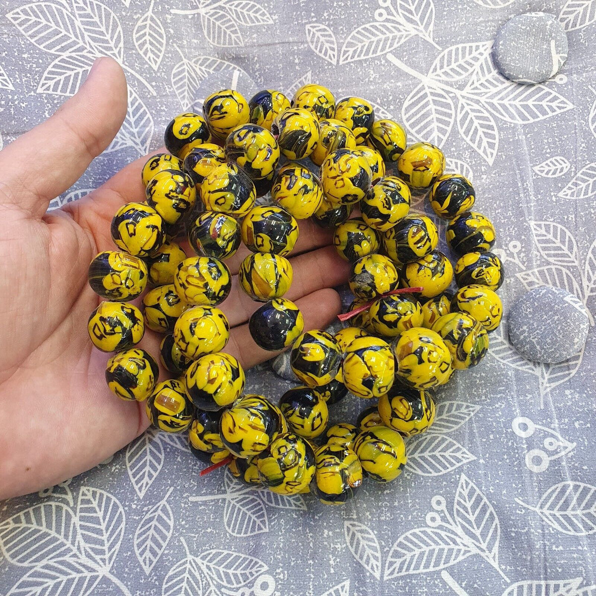 Vintage Yellow Vene Beads Unique Pattern Glass Beaded Strand Necklace 18-19mm
