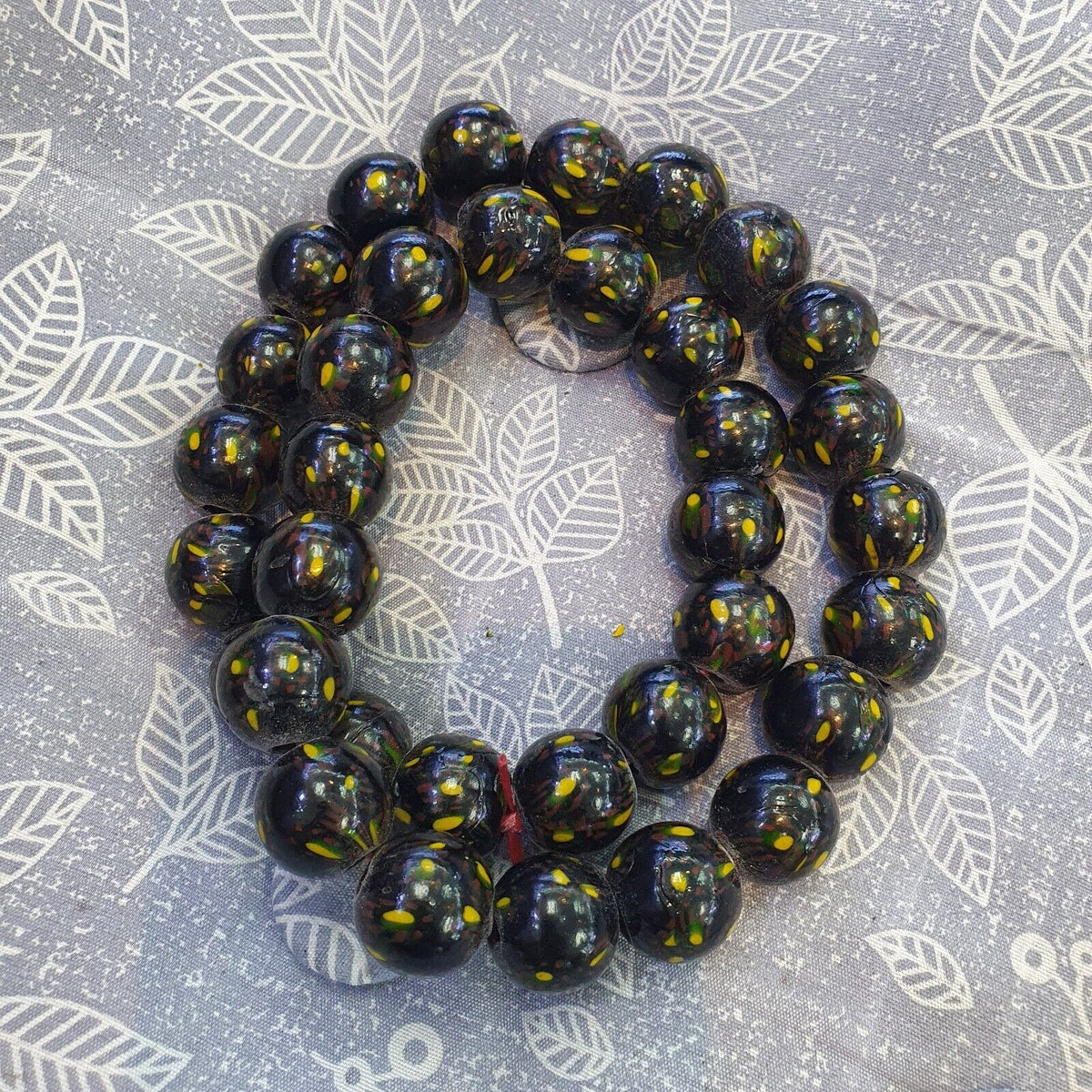 Vintage Green Vene Beads Unique Pattern Glass Beaded Strand Necklace 17-19mm