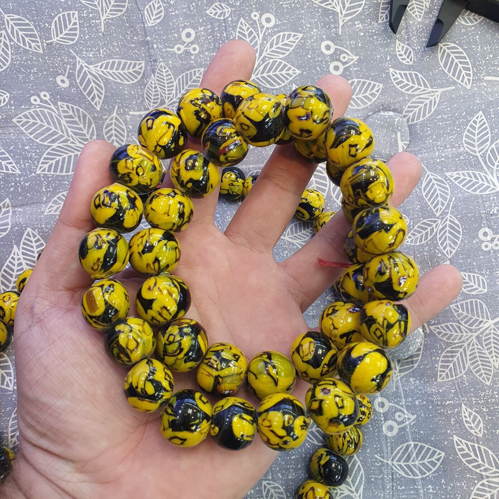 Vintage Yellow Vene Beads Unique Pattern Glass Beaded Strand Necklace 18-19mm