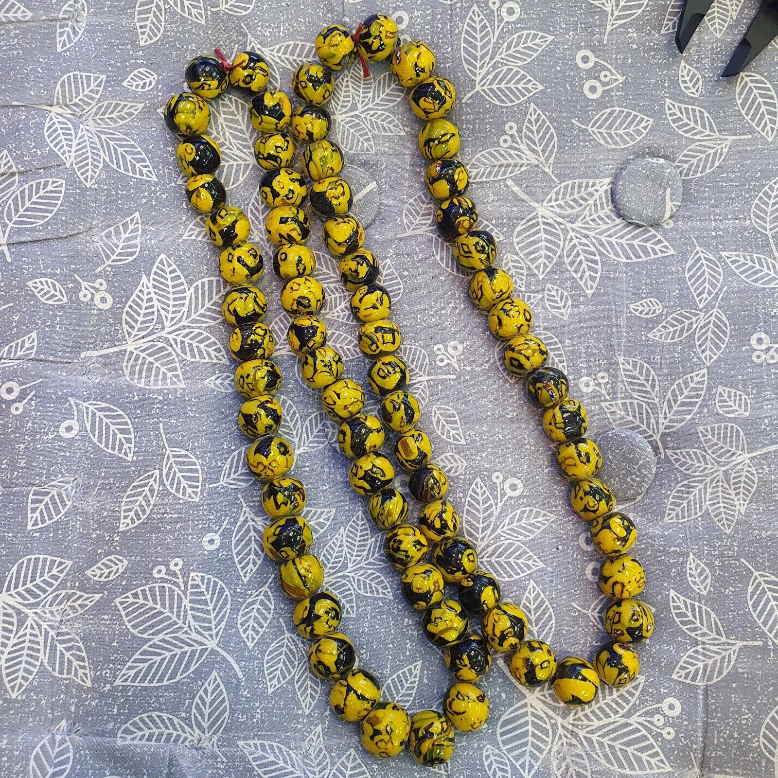 Vintage Yellow Vene Beads Unique Pattern Glass Beaded Strand Necklace 18-19mm