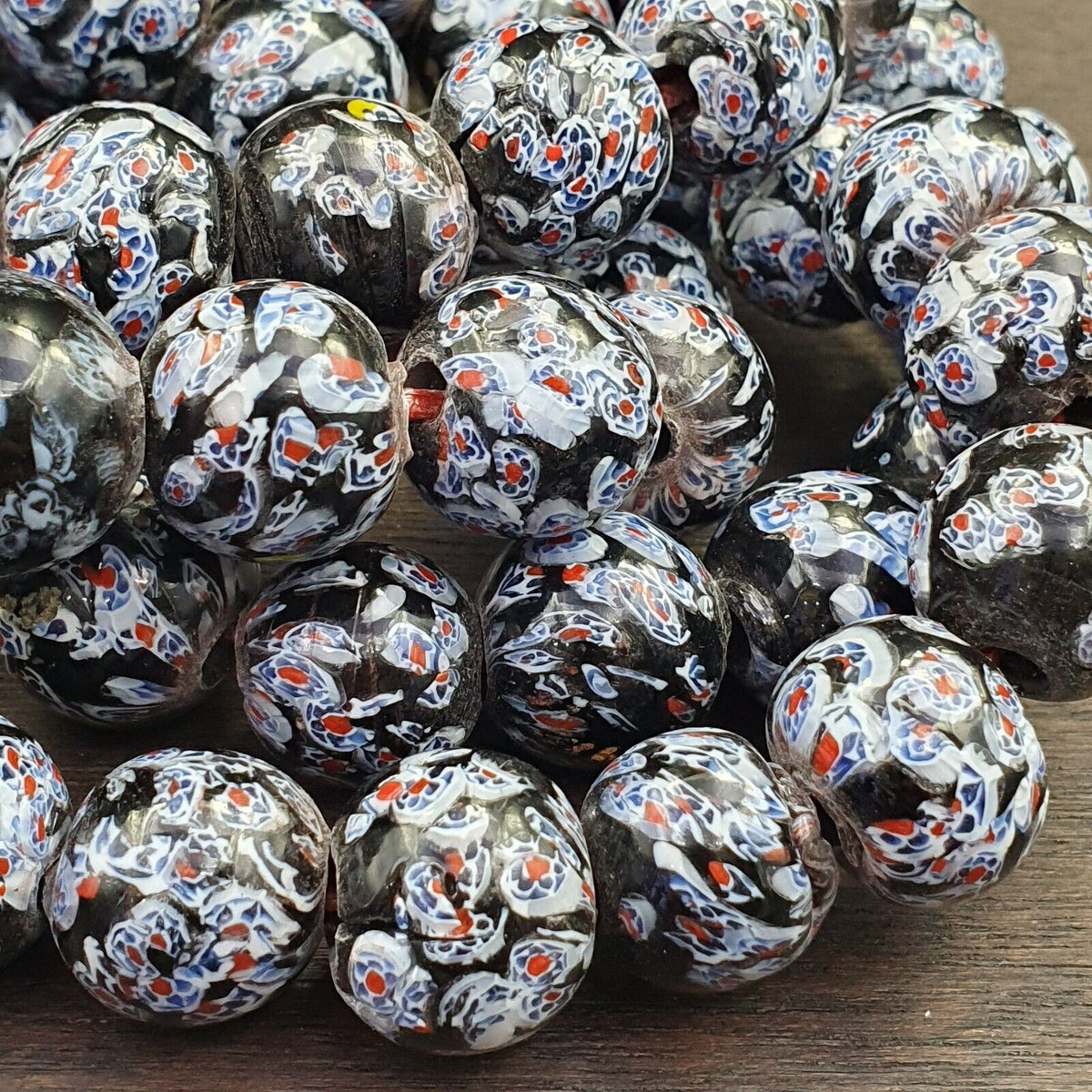 Vintage Vene Beads Unique Pattern Glass Beaded Strand Necklace 17-18mm