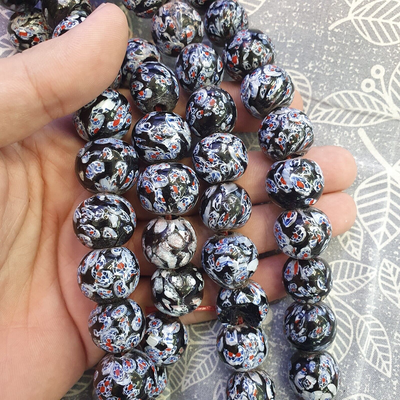 Vintage Vene Beads Unique Pattern Glass Beaded Strand Necklace 17-18mm