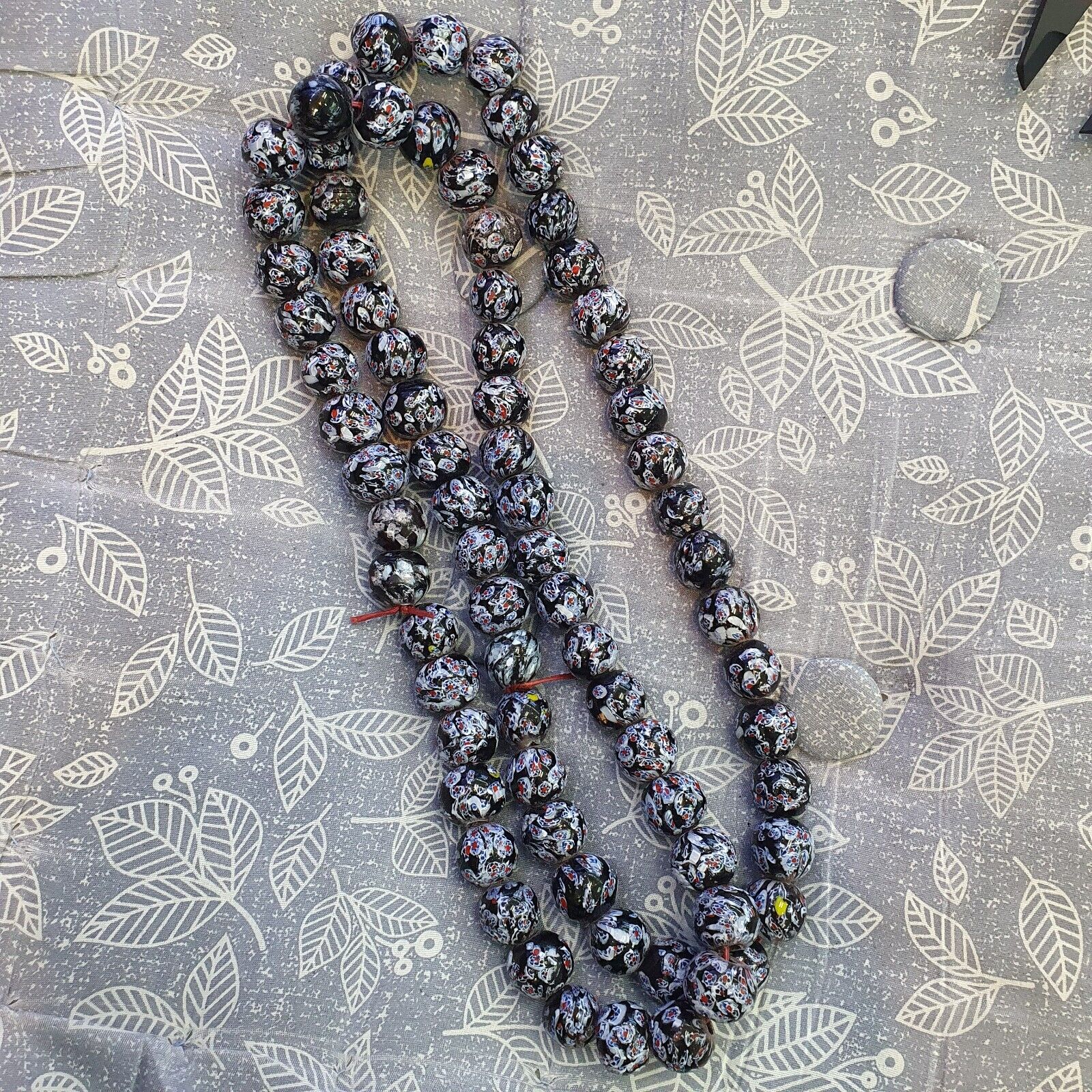 Vintage Vene Beads Unique Pattern Glass Beaded Strand Necklace 17-18mm