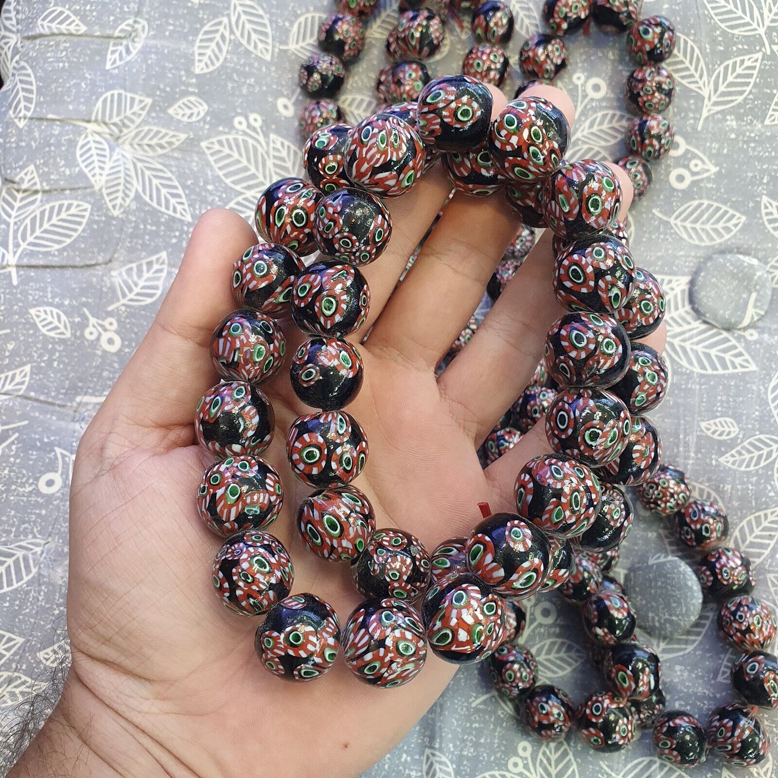 Vintage Vene Beads Unique Pattern Glass Beaded Strand Necklace 18-19mm